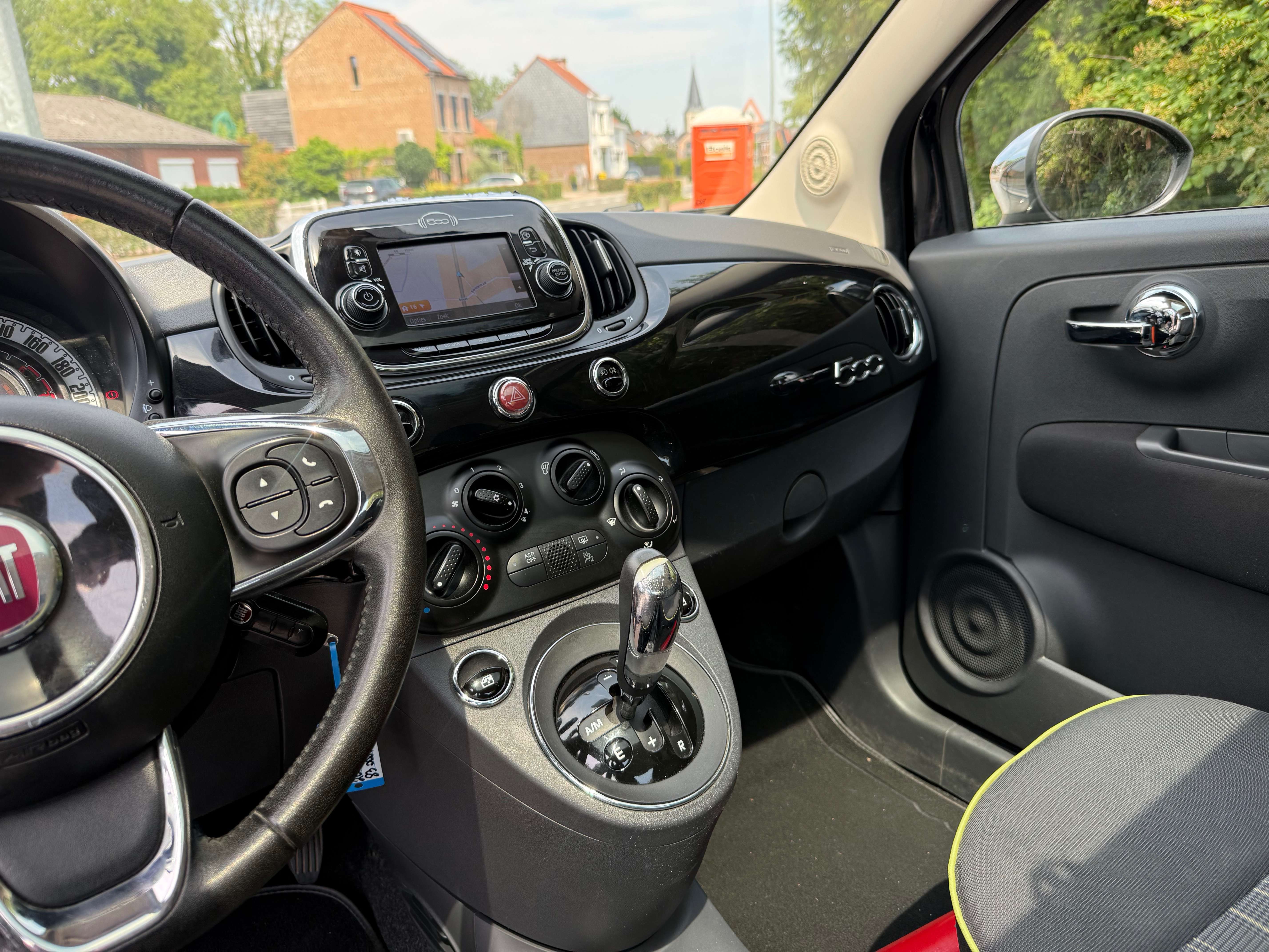 Fiat 500 1.2i Lounge * AUTOMAAT * PANO * AIRCO * GPS *