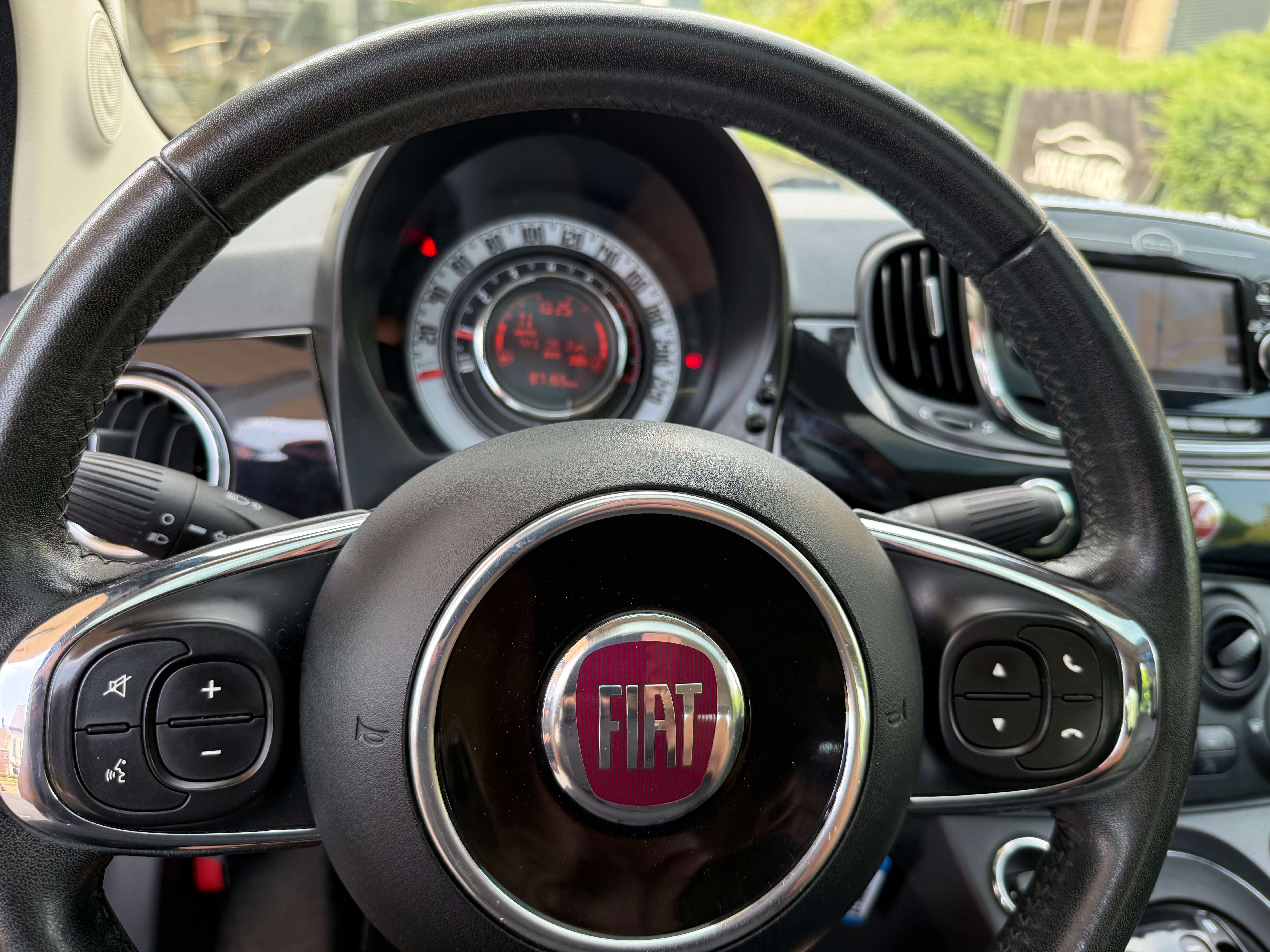 Fiat 500 1.2i Lounge * AUTOMAAT * PANO * AIRCO * GPS *