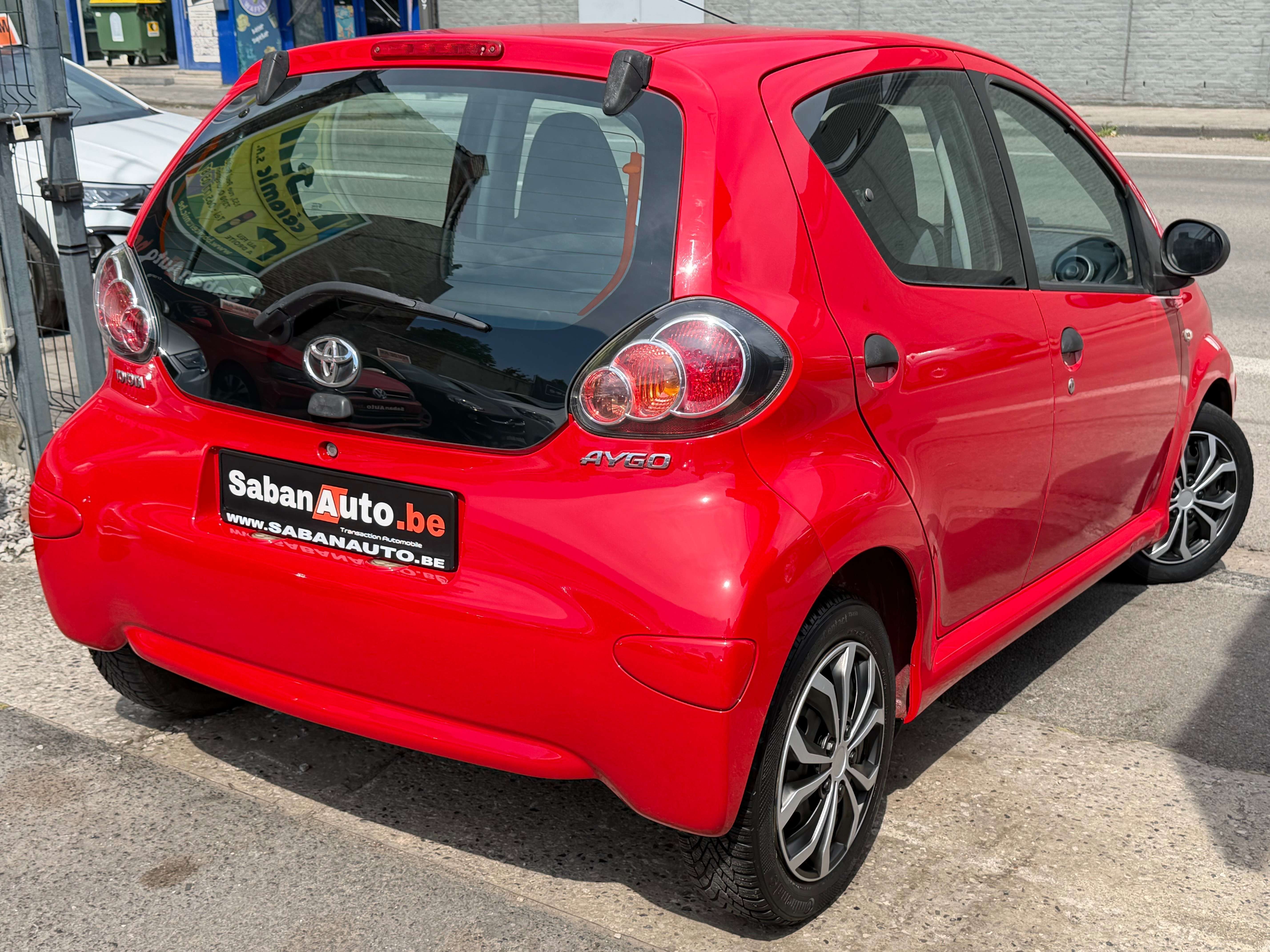 Toyota Aygo Aygo 1.0i VVT-i ° 5 PORTES ° GARANTI ° CARNET TOYOTA COMPLET ! ° GARANTI 12 MOIS