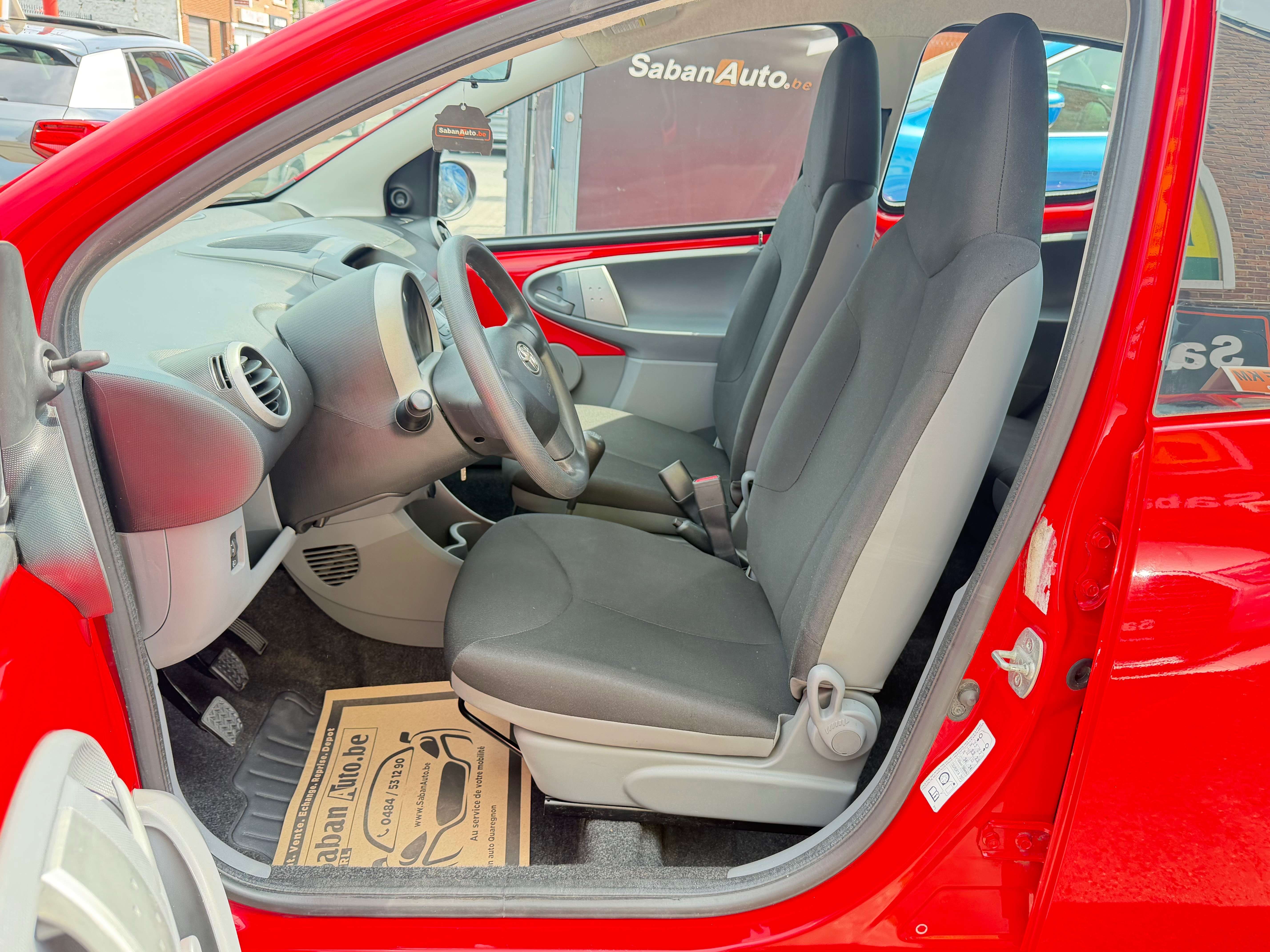 Toyota Aygo Aygo 1.0i VVT-i ° 5 PORTES ° GARANTI ° CARNET TOYOTA COMPLET ! ° GARANTI 12 MOIS