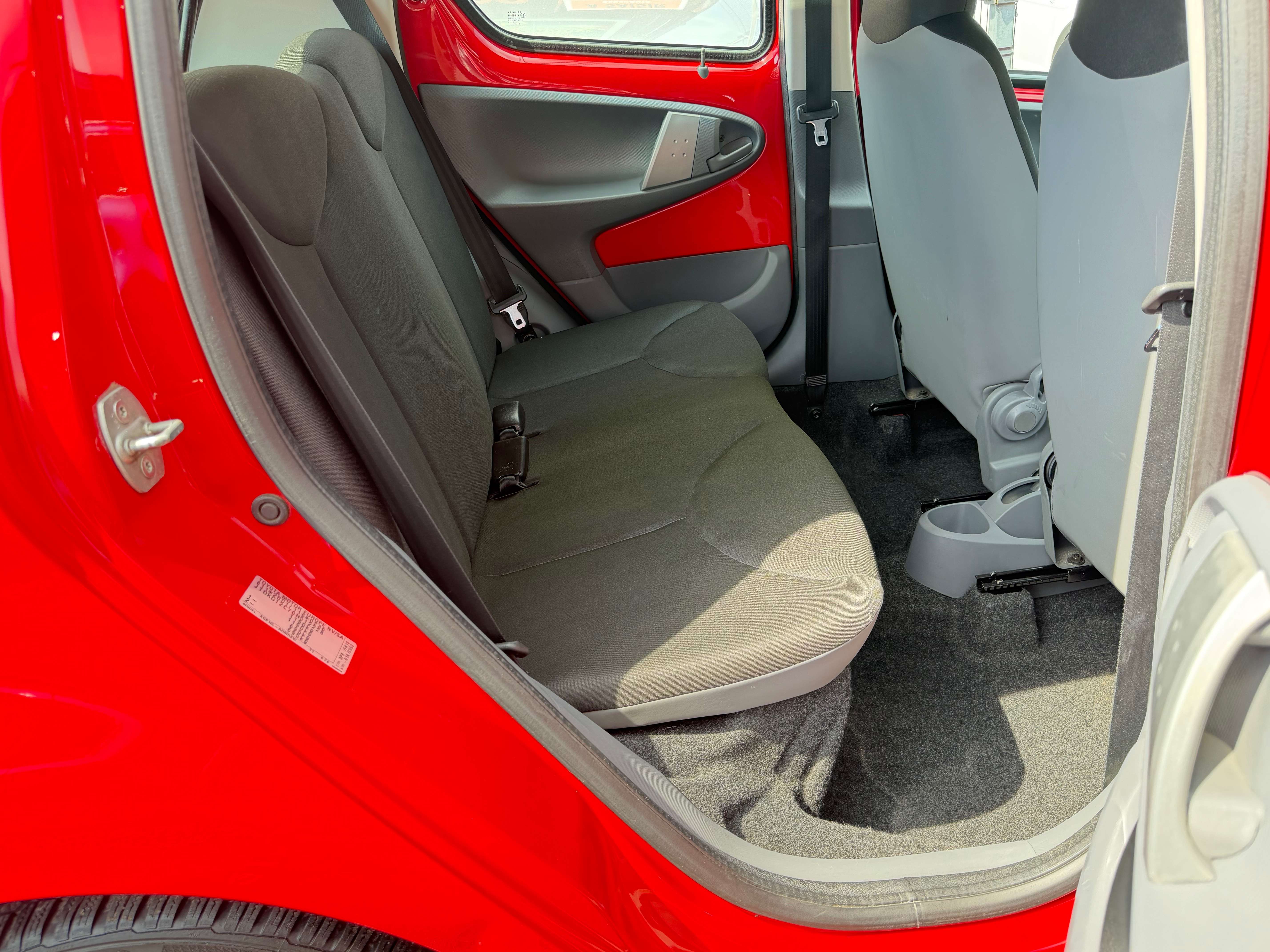 Toyota Aygo Aygo 1.0i VVT-i ° 5 PORTES ° GARANTI ° CARNET TOYOTA COMPLET ! ° GARANTI 12 MOIS