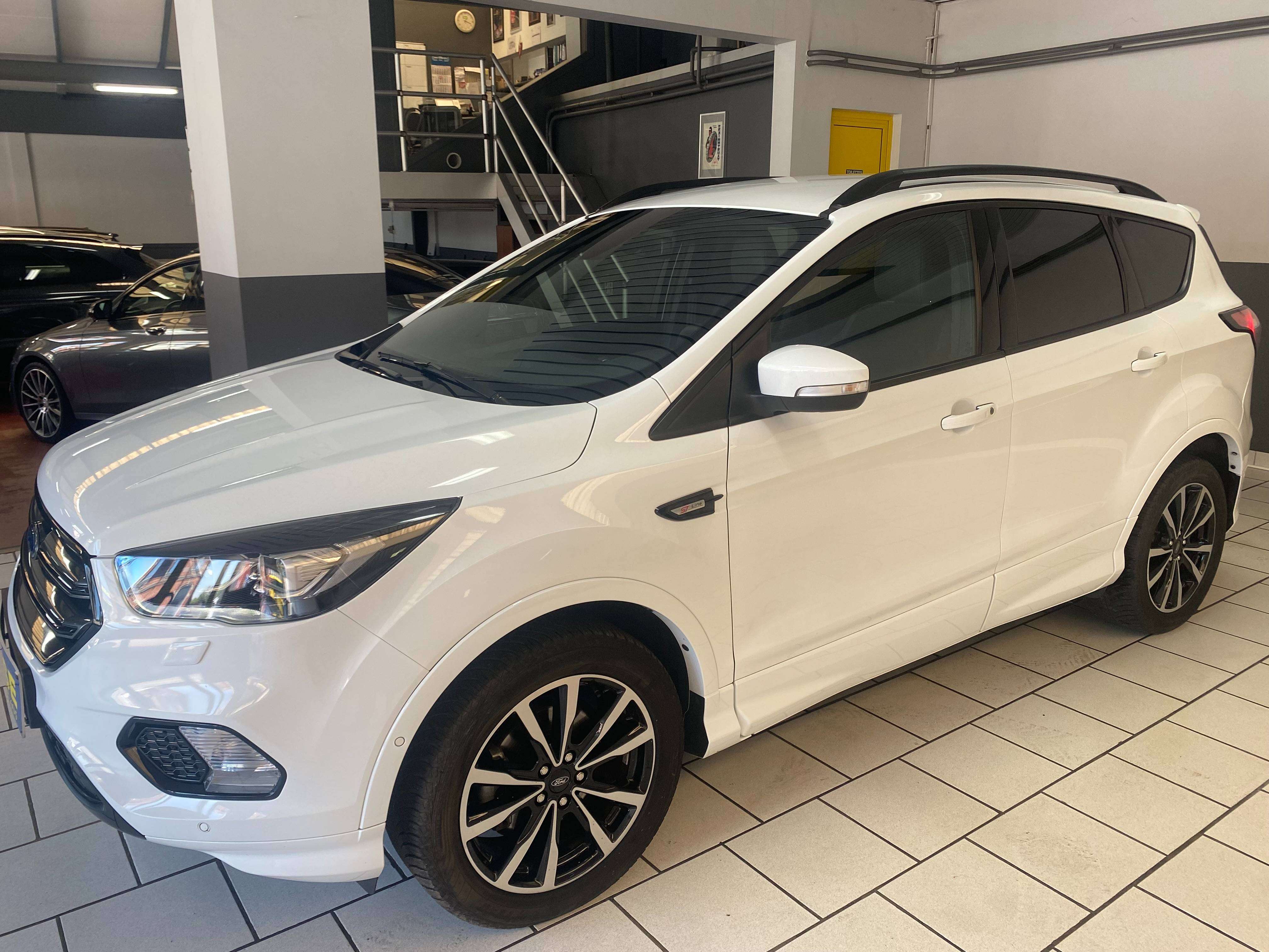 Ford Kuga Kuga 1.5 TDCi  ST Line //1ER PROPRIETAIRE+PARKING AUTO+SON SONY+GARANTIE 12 MOIS + CARPASS