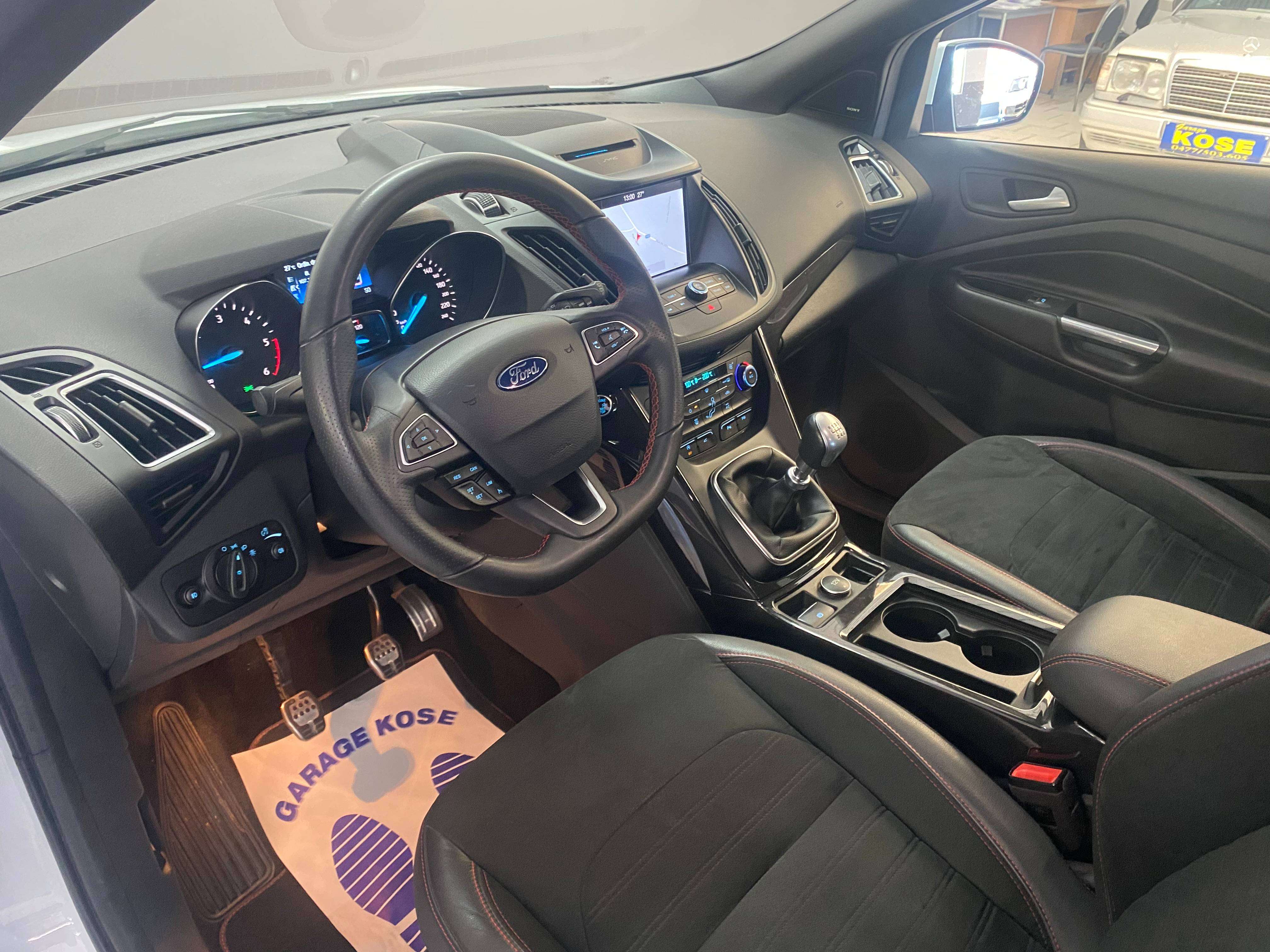 Ford Kuga Kuga 1.5 TDCi  ST Line //1ER PROPRIETAIRE+PARKING AUTO+SON SONY+GARANTIE 12 MOIS + CARPASS