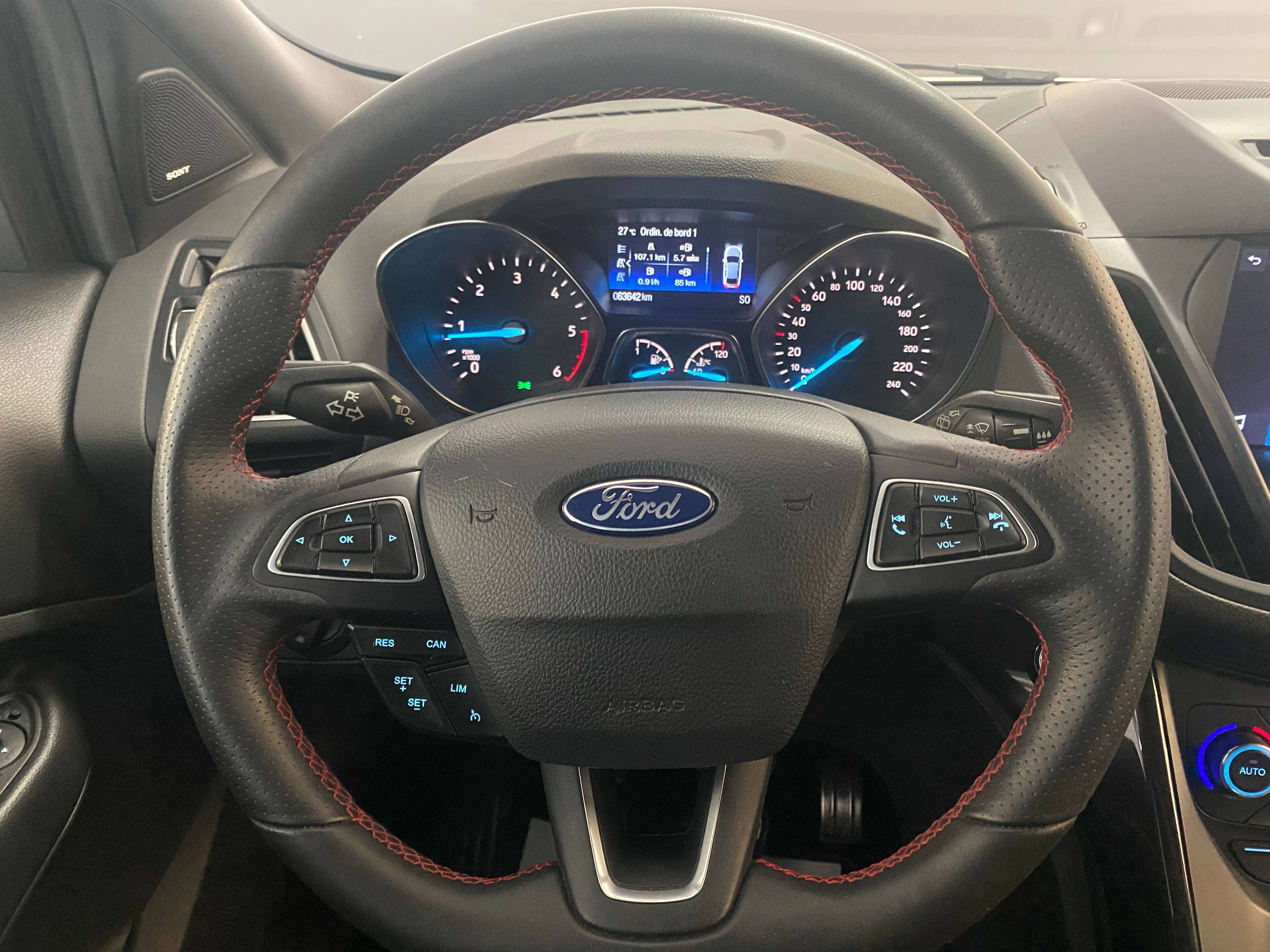 Ford Kuga Kuga 1.5 TDCi  ST Line //1ER PROPRIETAIRE+PARKING AUTO+SON SONY+GARANTIE 12 MOIS + CARPASS