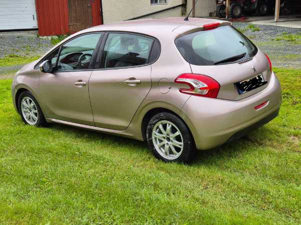 Peugeot 208 (2) 1.6 BLUEHDI 75 ACTIVE 5P