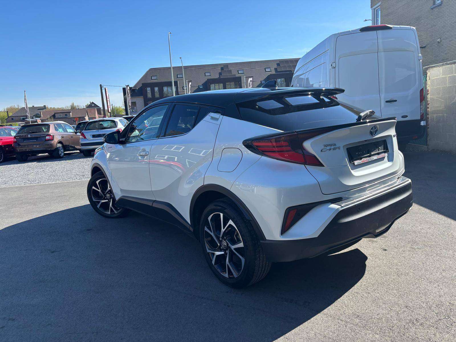 Toyota C-HR 1.8i VVT-i Hybrid C-Lub E-CVT*CAM  HYBRIDE+BENZINE
