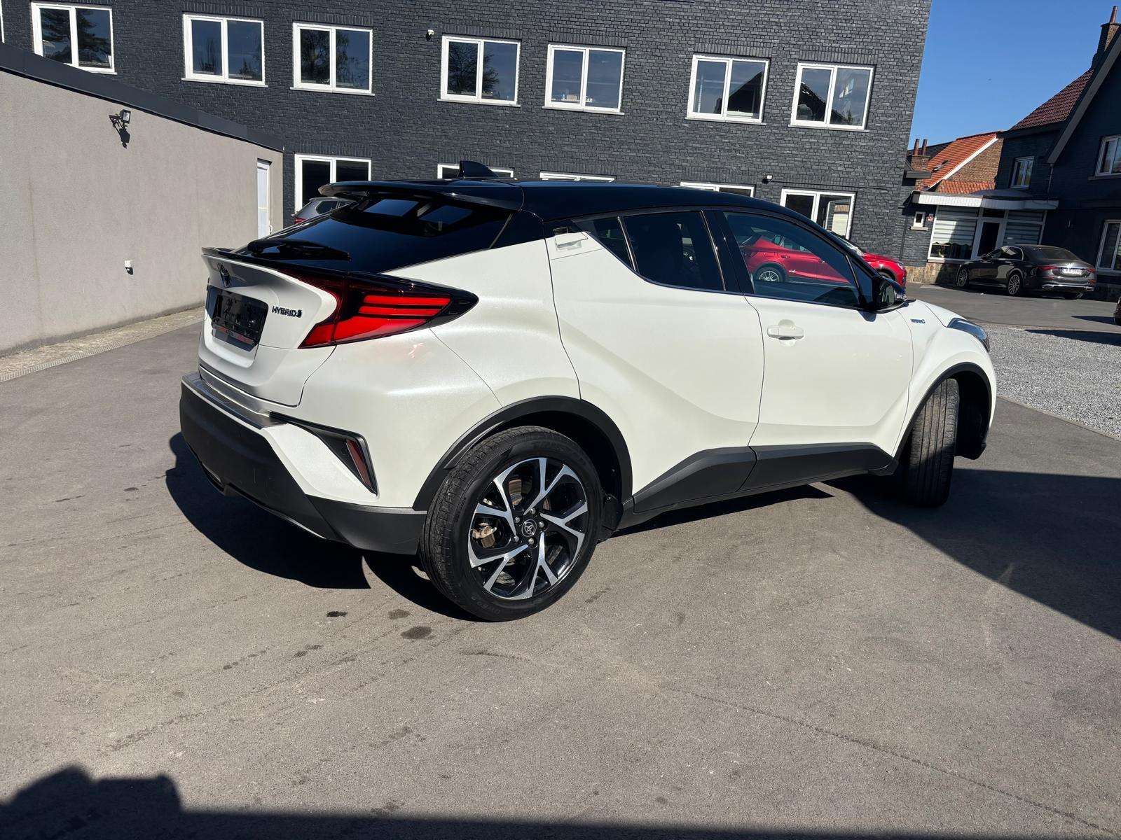 Toyota C-HR 1.8i VVT-i Hybrid C-Lub E-CVT*CAM  HYBRIDE+BENZINE