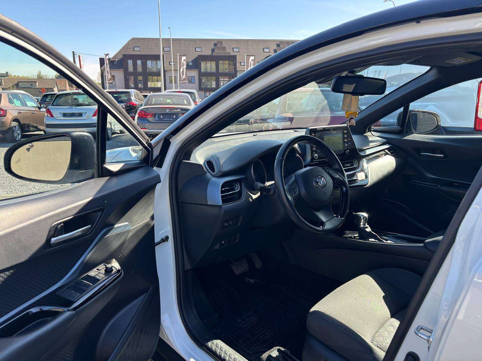 Toyota C-HR 1.8i VVT-i Hybrid C-Lub E-CVT*CAM  HYBRIDE+BENZINE