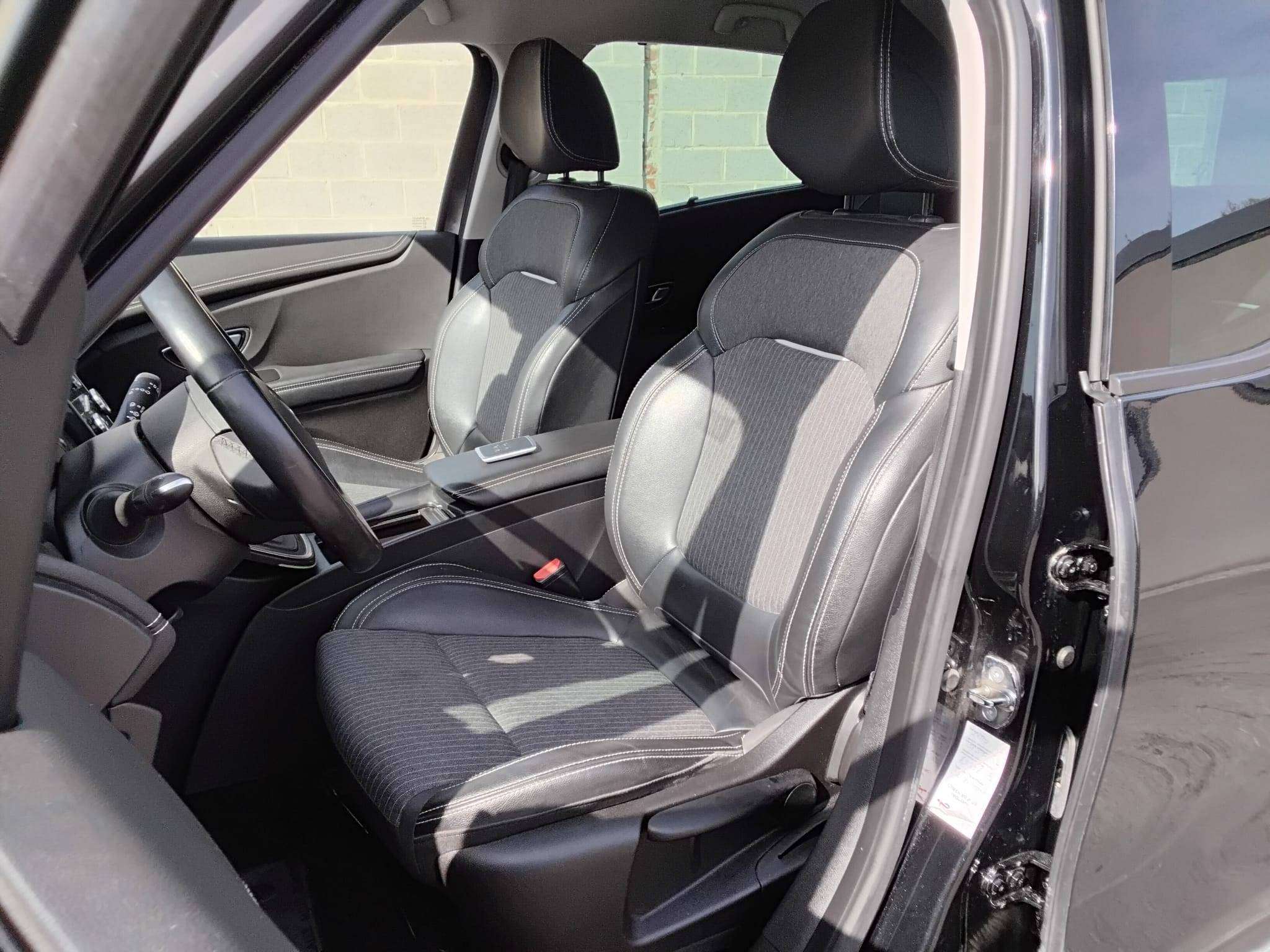 Renault Scenic 1.33 TCe Intens AUTOM CAM TREKHAAK NAVI BLUET CRUISE