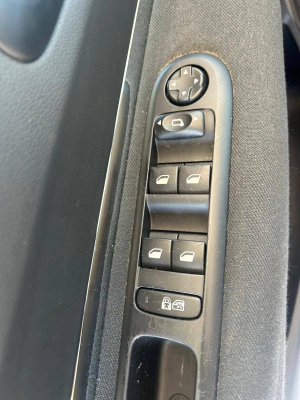 Peugeot 5008 1.6 HDi 112ch FAP BVM6 Active 7pl