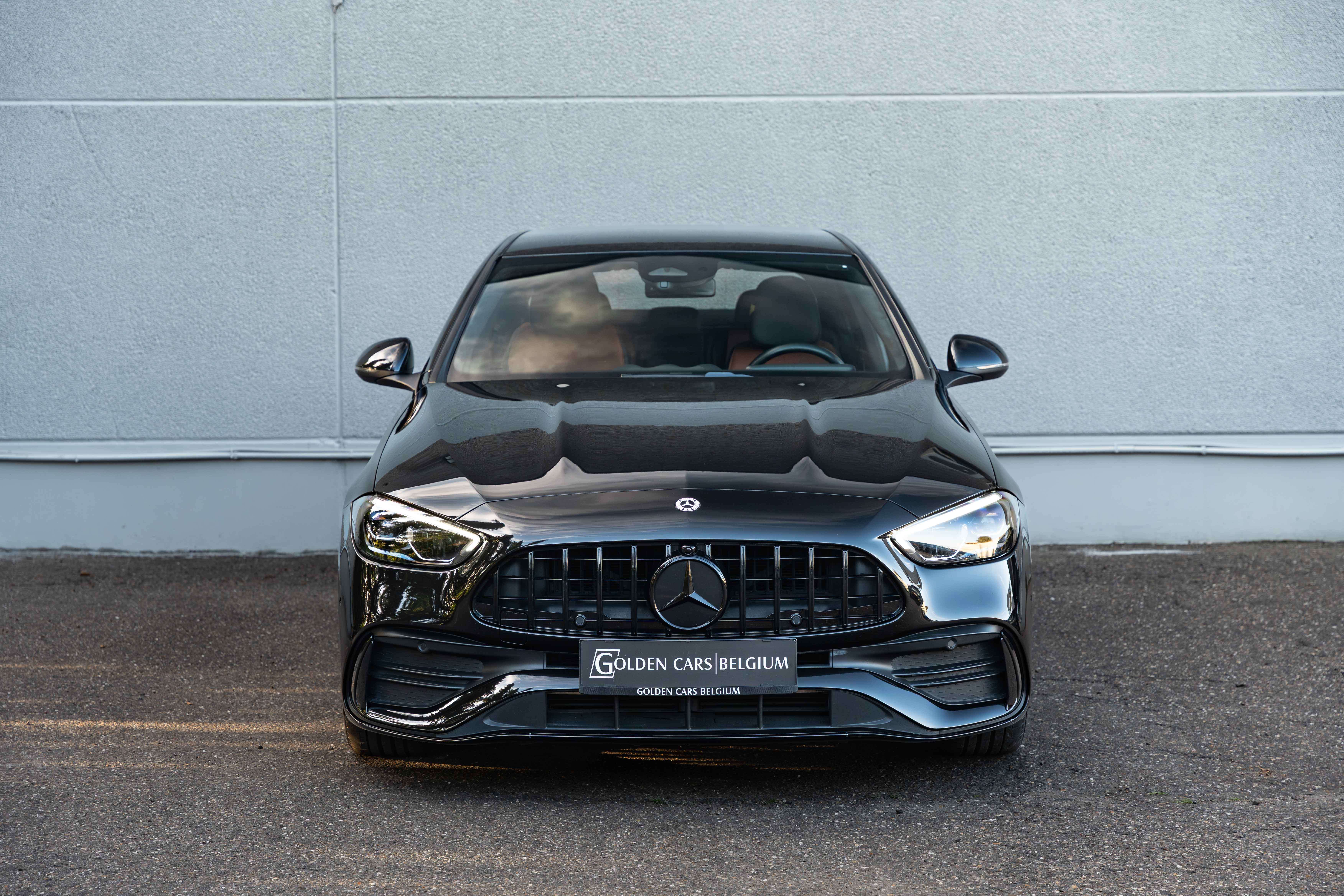Mercedes-Benz C 180 AMG LED/19"/LANEKEEP/CAMERA/AMBIENTE/CARPLAY