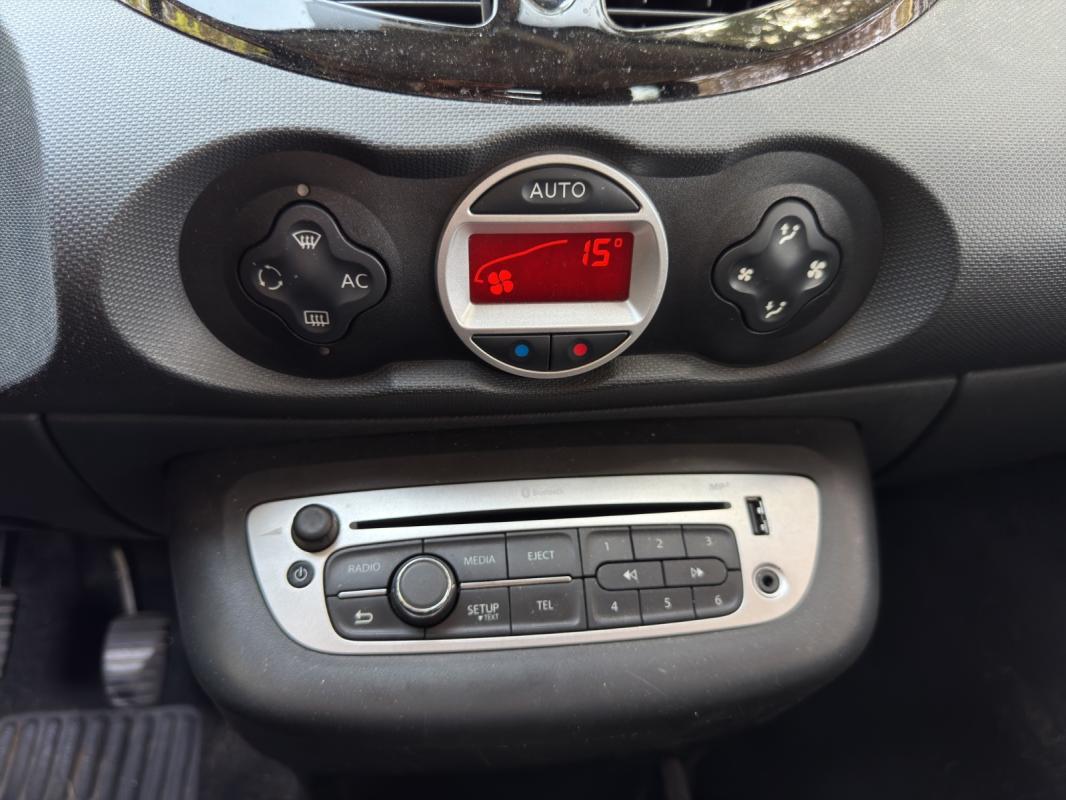 Renault Twingo II 1.2 LEV 16v 75 eco2 Intens