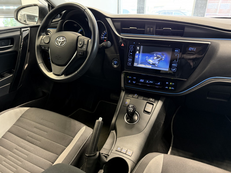 Toyota AURIS HSD 136H DESIGN