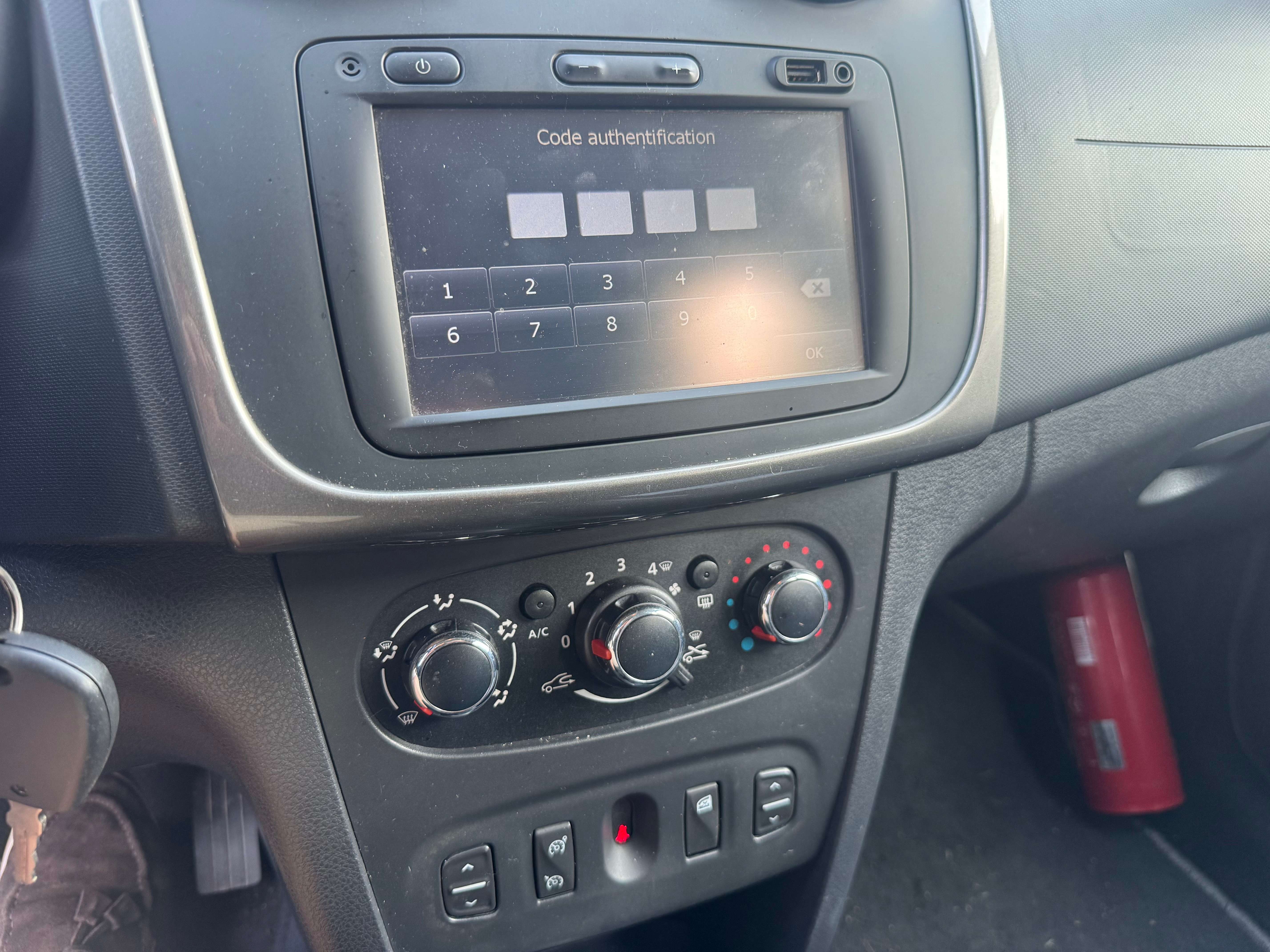 Dacia Sandero **CLUTCH DEFECT ** EMBRAYAGE DEFECTEUX **