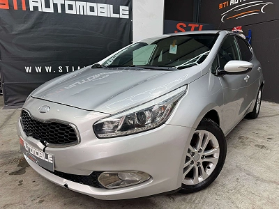 Kia Ceed / cee'd GRIFFE SUR VEHICULE VOIR PHOTO
