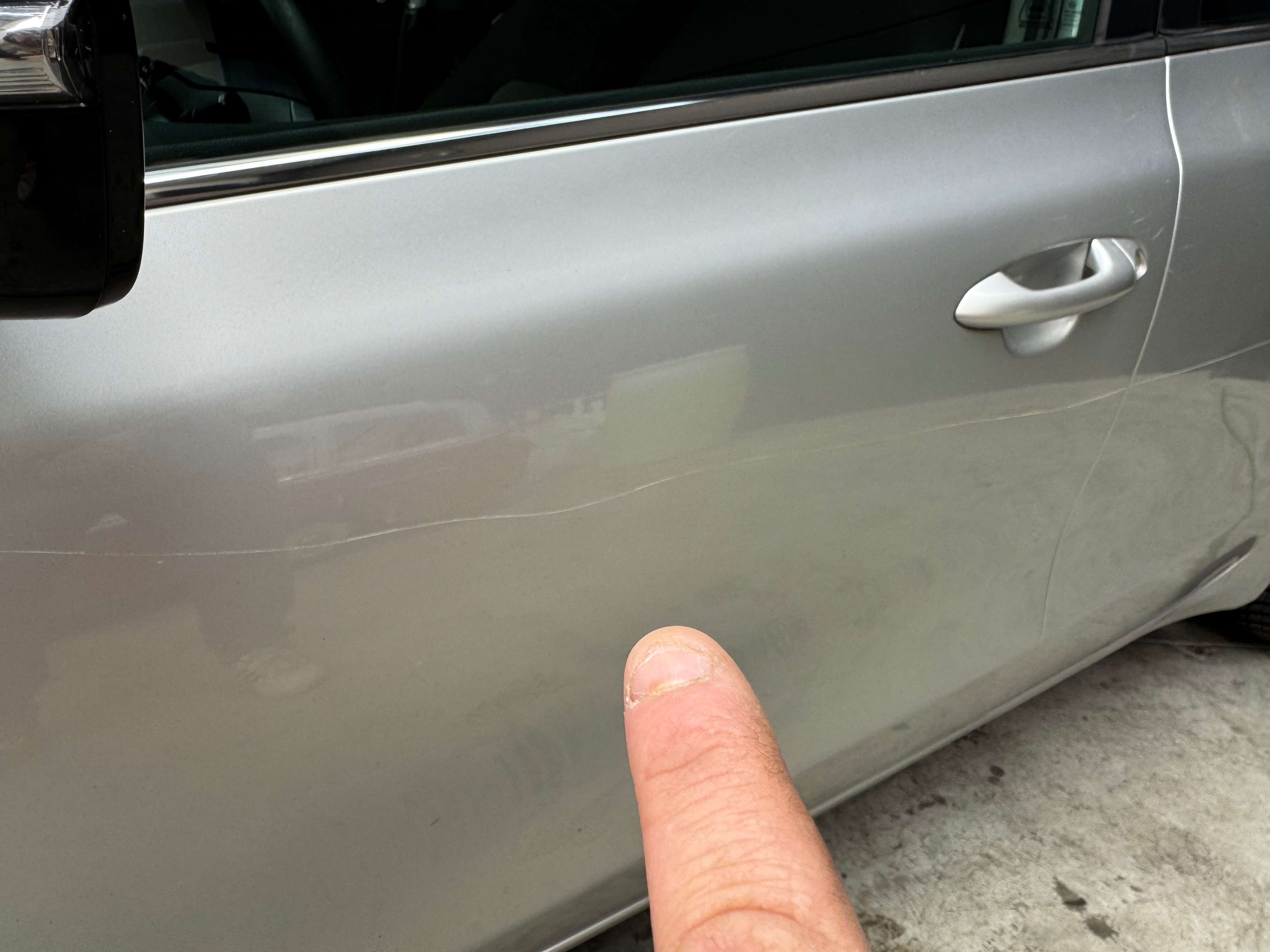 Kia Ceed / cee'd GRIFFE SUR VEHICULE VOIR PHOTO