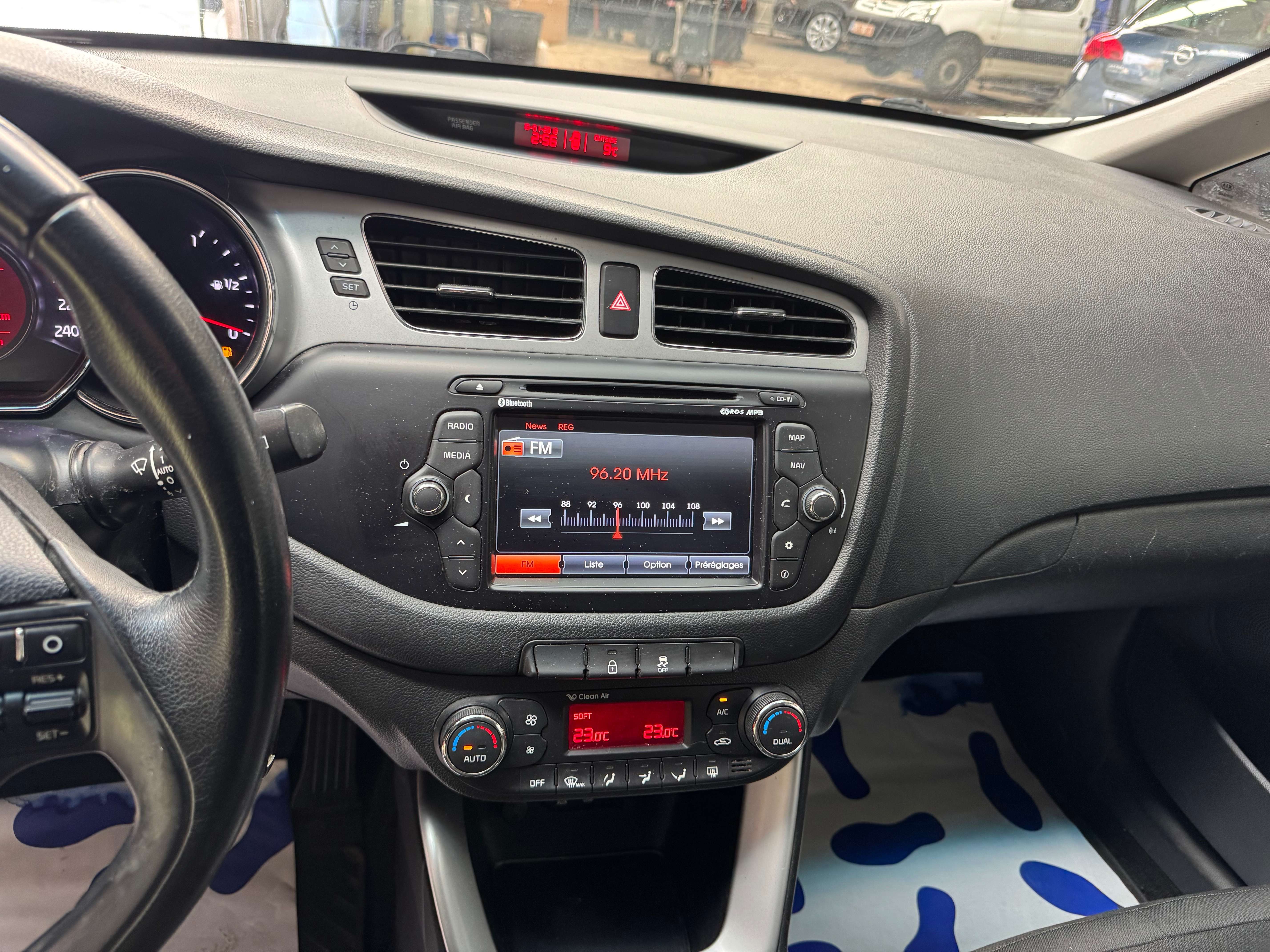 Kia Ceed / cee'd GRIFFE SUR VEHICULE VOIR PHOTO