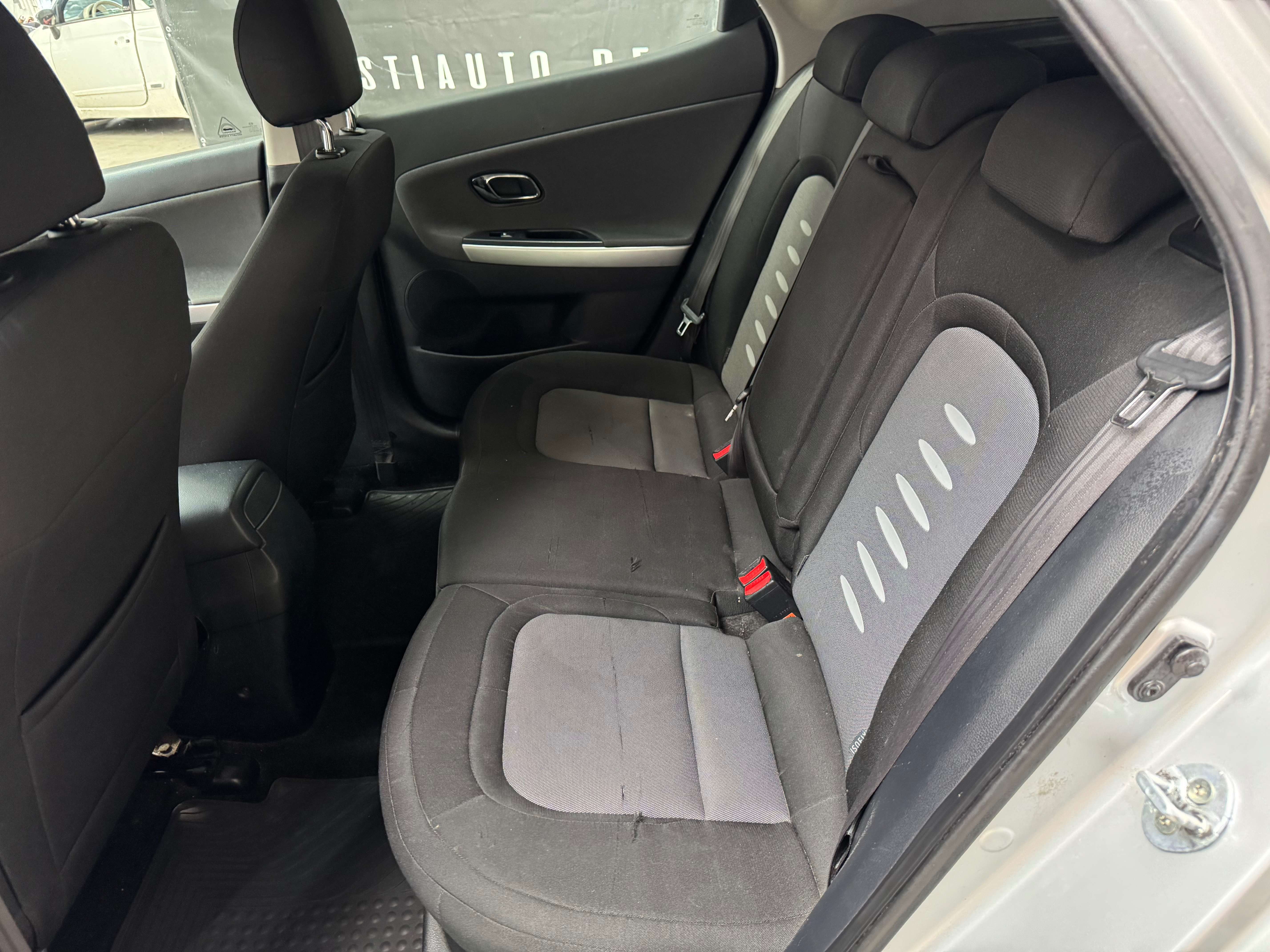 Kia Ceed / cee'd GRIFFE SUR VEHICULE VOIR PHOTO