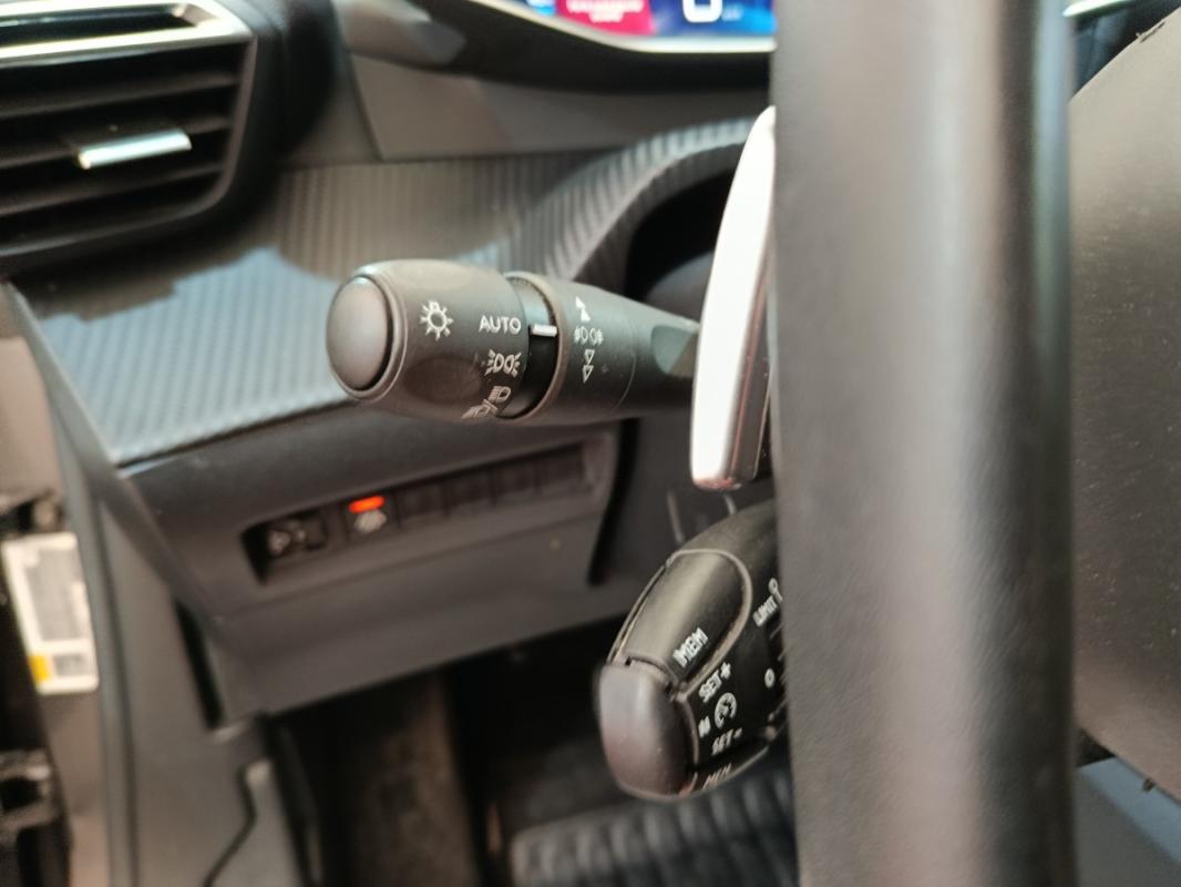 Peugeot 2008 II PureTech 130 S&S EAT8 ALLURE BUSINESS