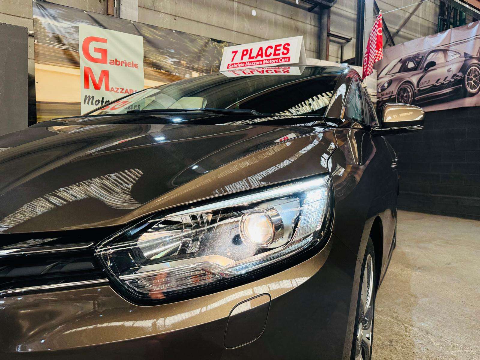 Renault Grand Scenic Grand Scénic 1.5DCI 7 Places Xénon LED GPS Airco Sièges chauffants J.A PDC