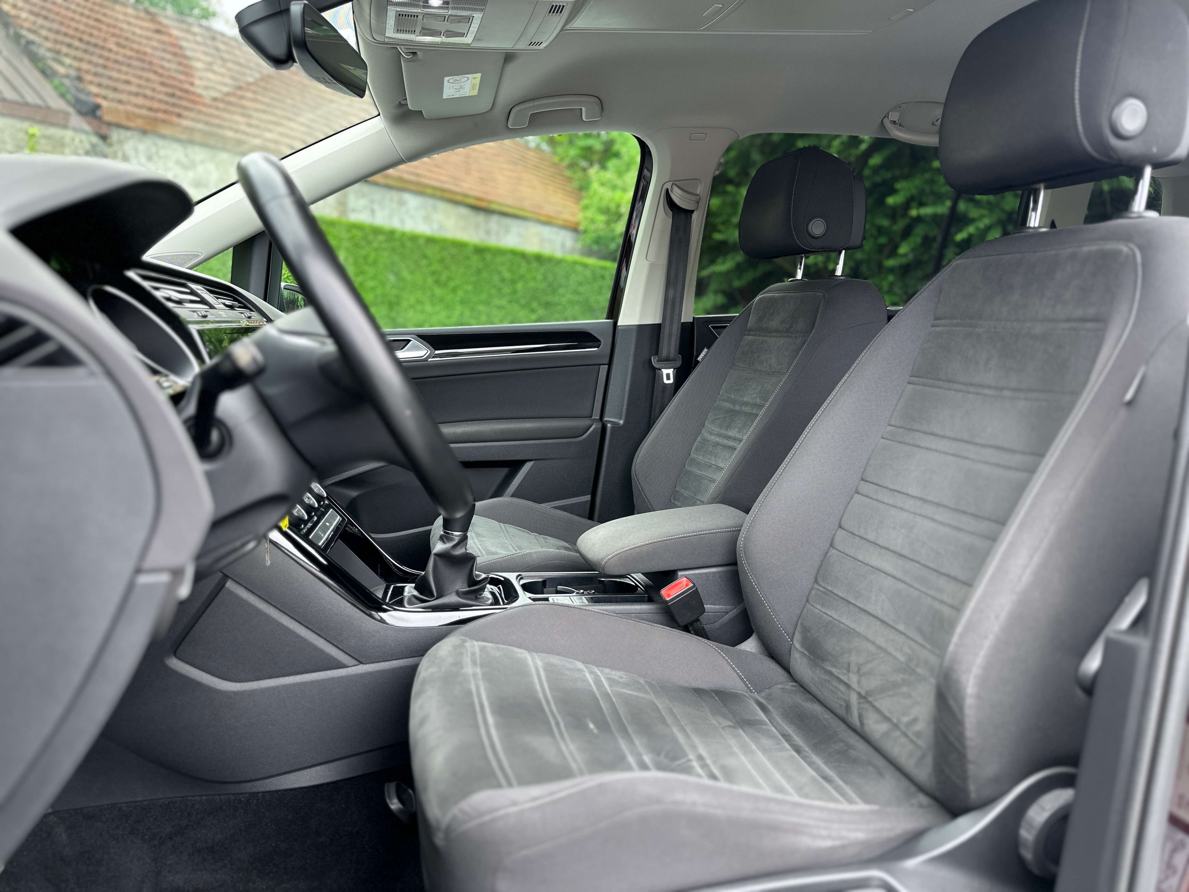Volkswagen Touran 1.6 TDi SCR Trendline / ADAPT. CRUISE / ASSIST OPT. / TREKHAAK