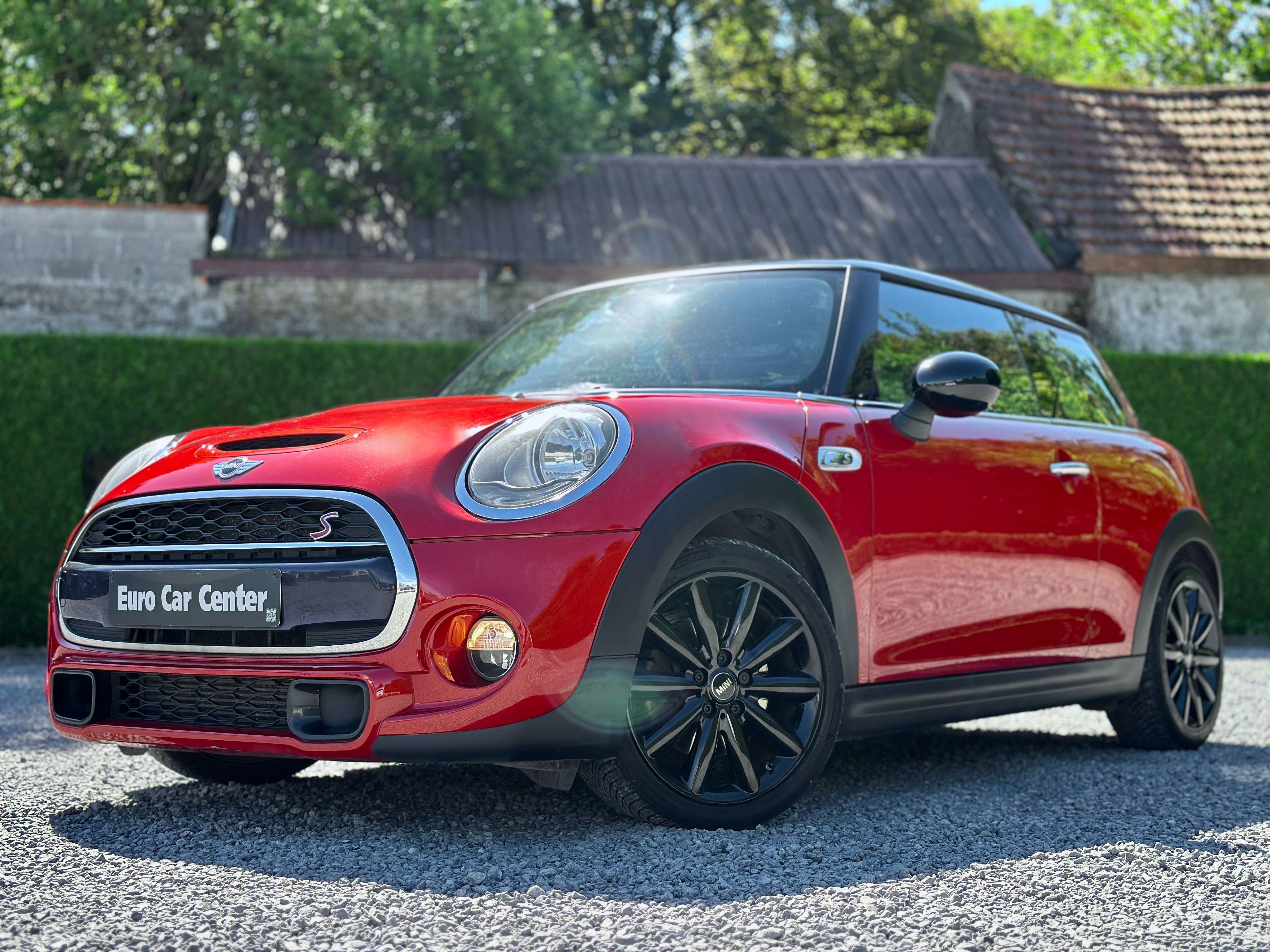 MINI Cooper S 2.0 AS Automaat / Sfeerverlichting / 17" zwarte velg