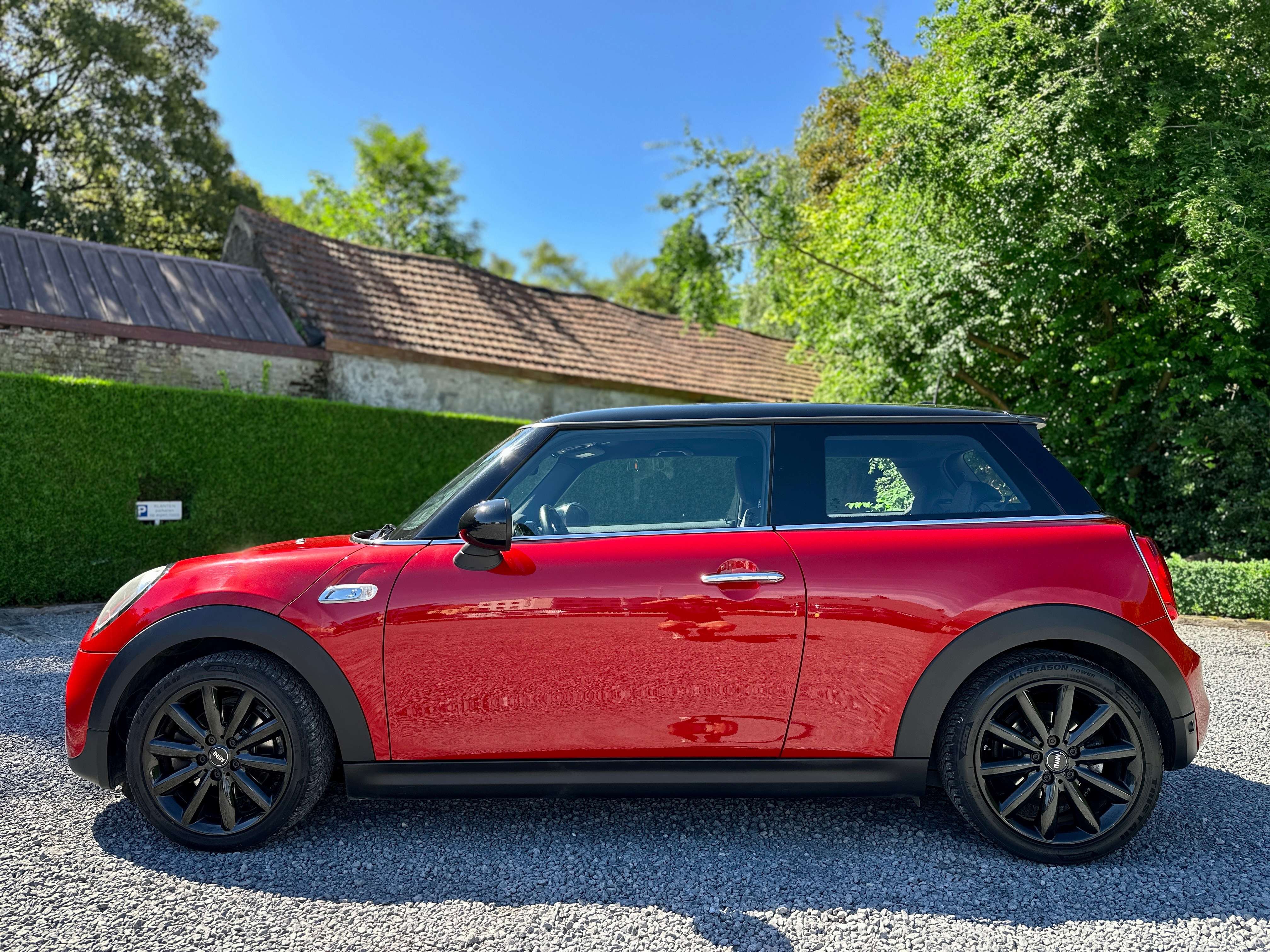 MINI Cooper S 2.0 AS Automaat / Sfeerverlichting / 17" zwarte velg