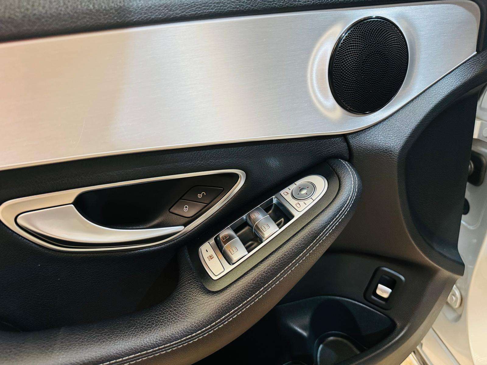 Mercedes-Benz C 180 C180d GPS PDC Cuir LED J.A