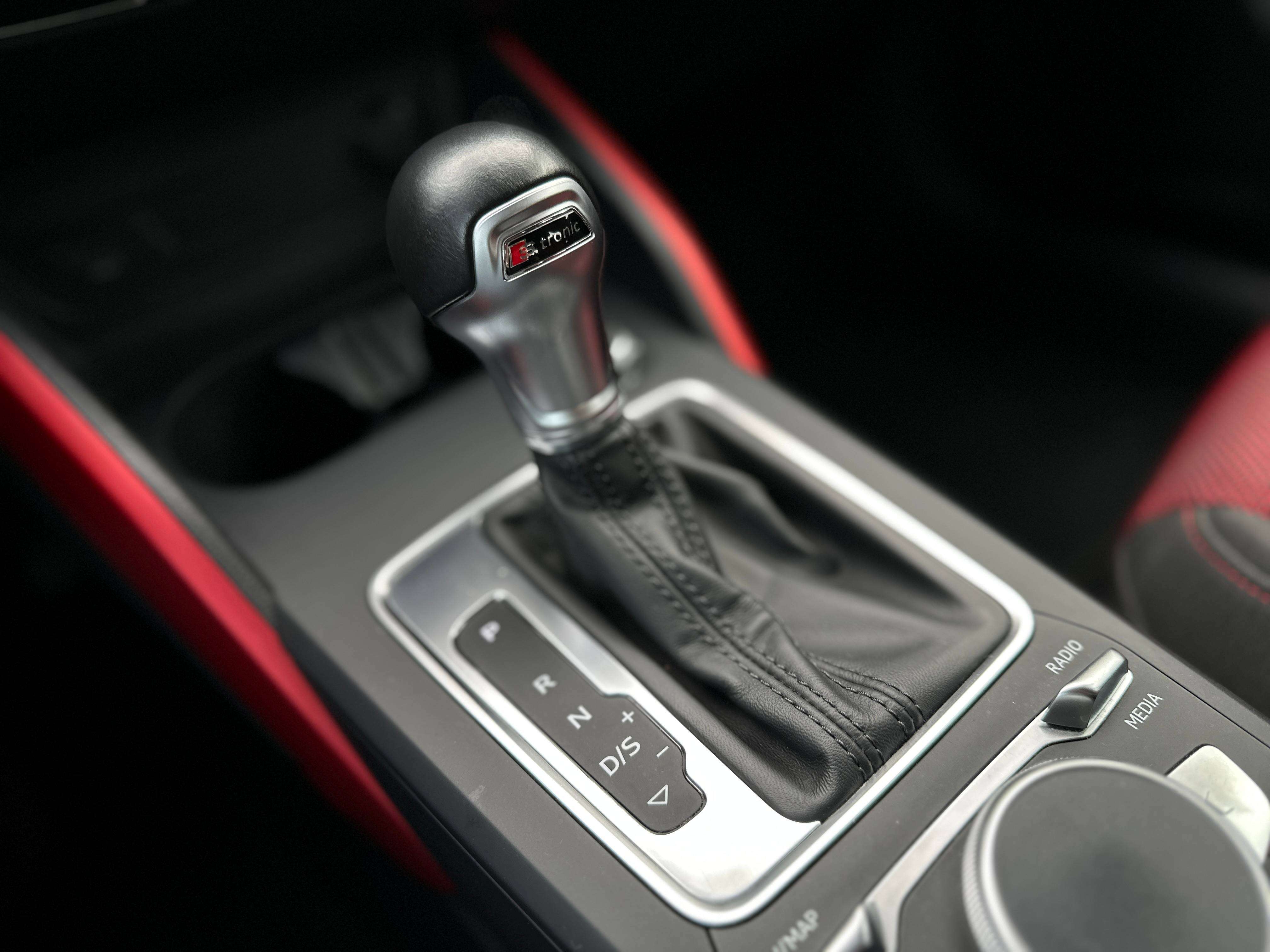 Audi Q2 35 TFSI Sport S tronic / CARPLAY  / ZETELVERWARMING