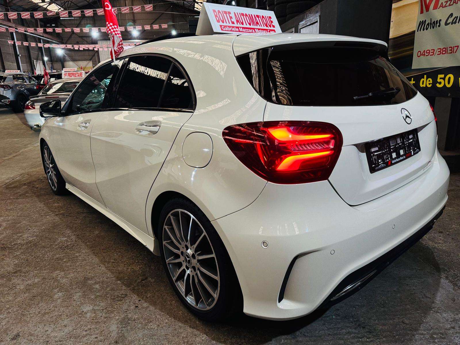 Mercedes-Benz A 200 A200D Pack AMG Automatique Caméra Toit Panoramique PDC Clim Cuir LED