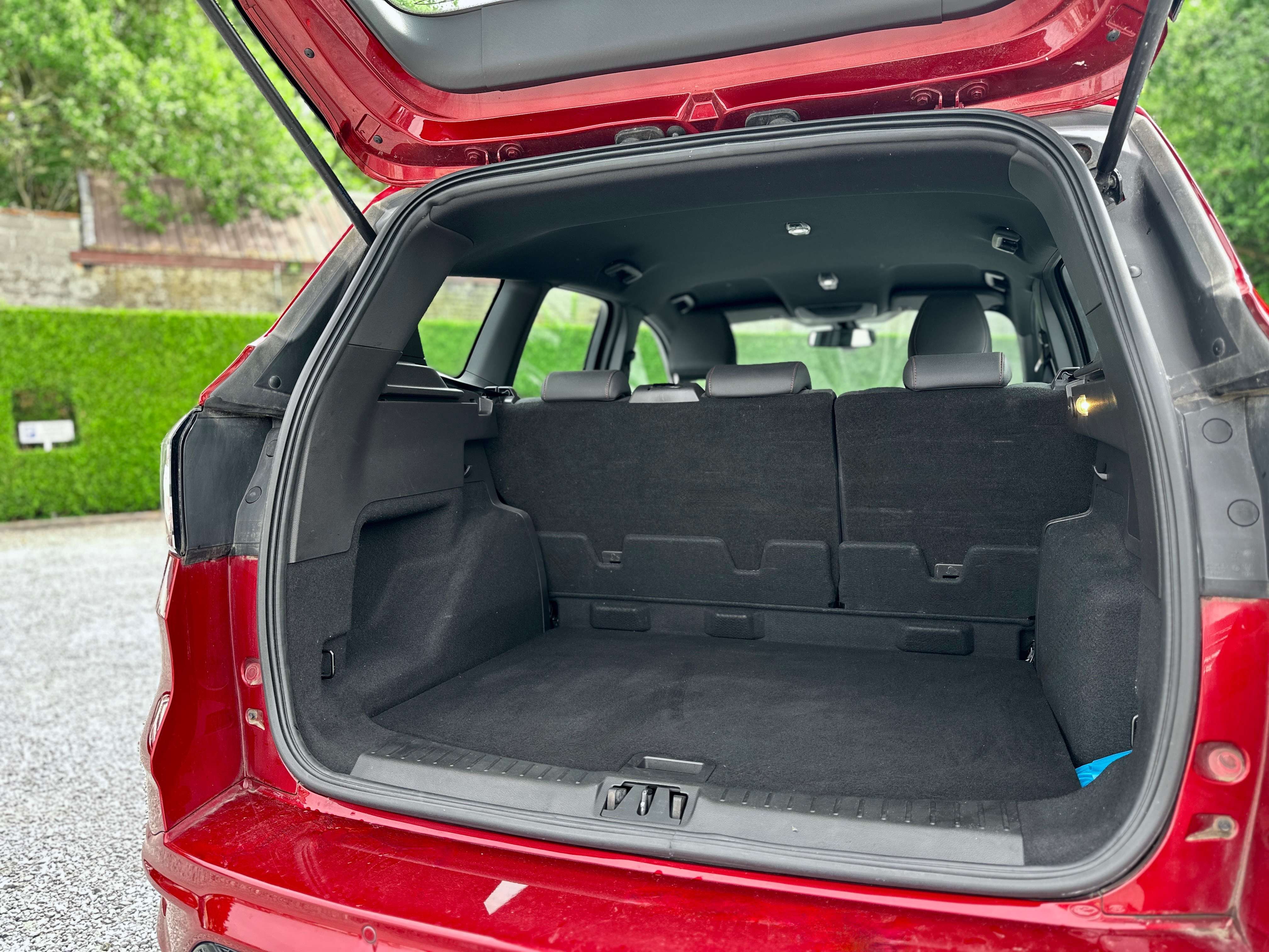 Ford Kuga 15 EcoBoost ST-Line AWD / ALCANTARA / AUT. PARKEREN