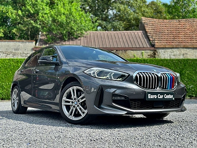 BMW 118 Hatchback 1.5i M-Pack Automaat / CARPLAY / SENSOREN V&A