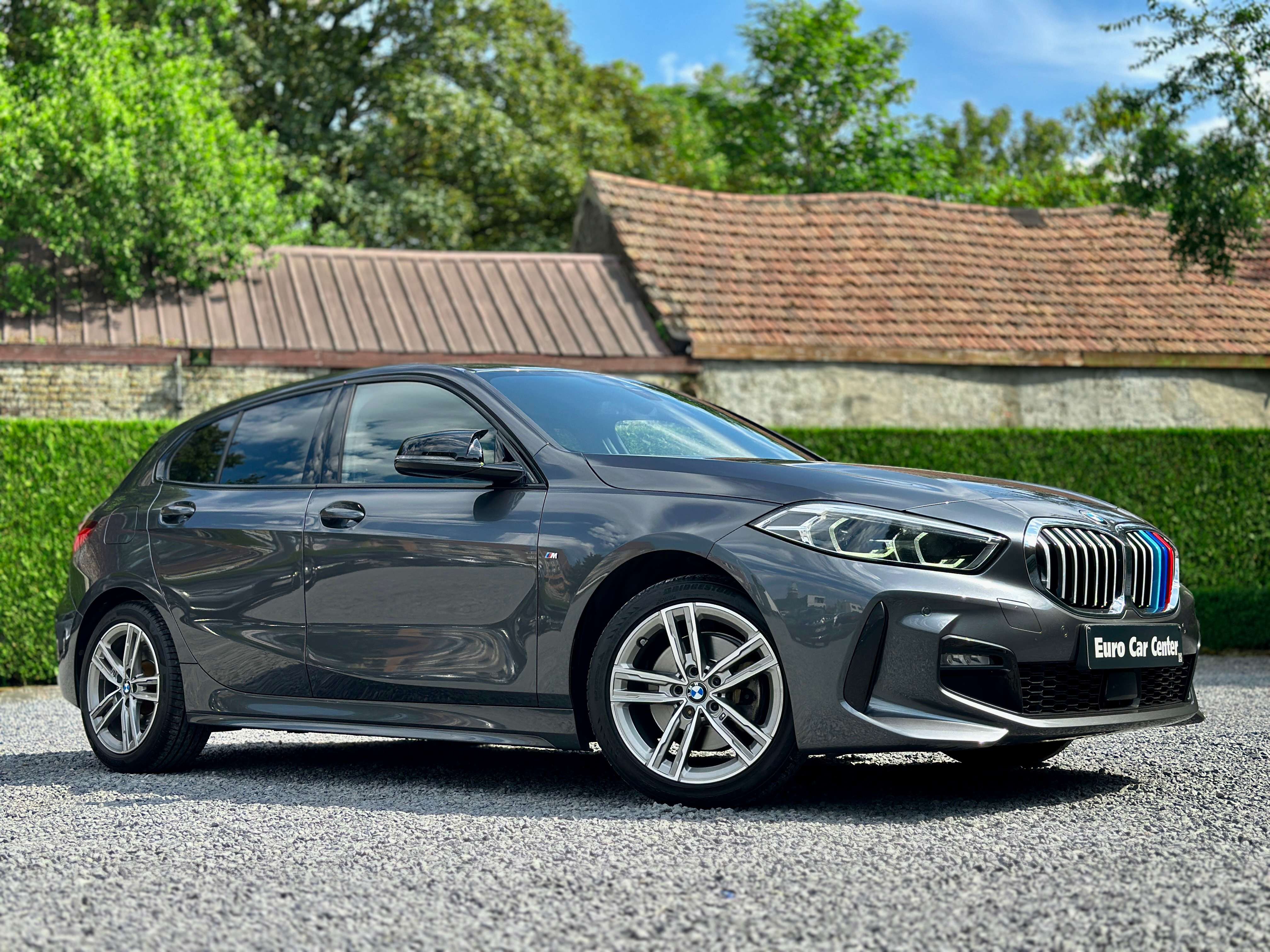 BMW 118 Hatchback 1.5i M-Pack Automaat / CARPLAY / SENSOREN V&A