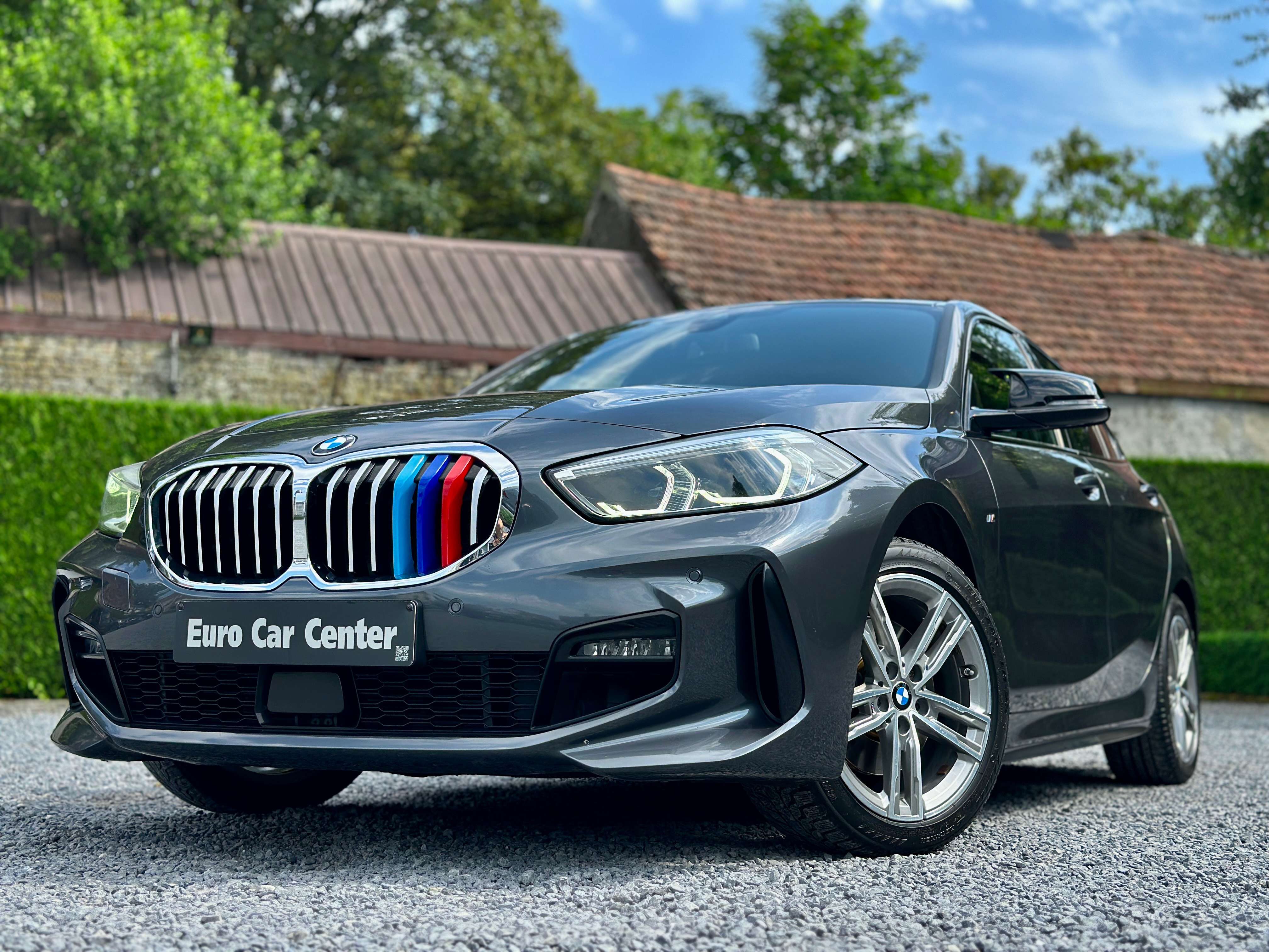 BMW 118 Hatchback 1.5i M-Pack Automaat / CARPLAY / SENSOREN V&A