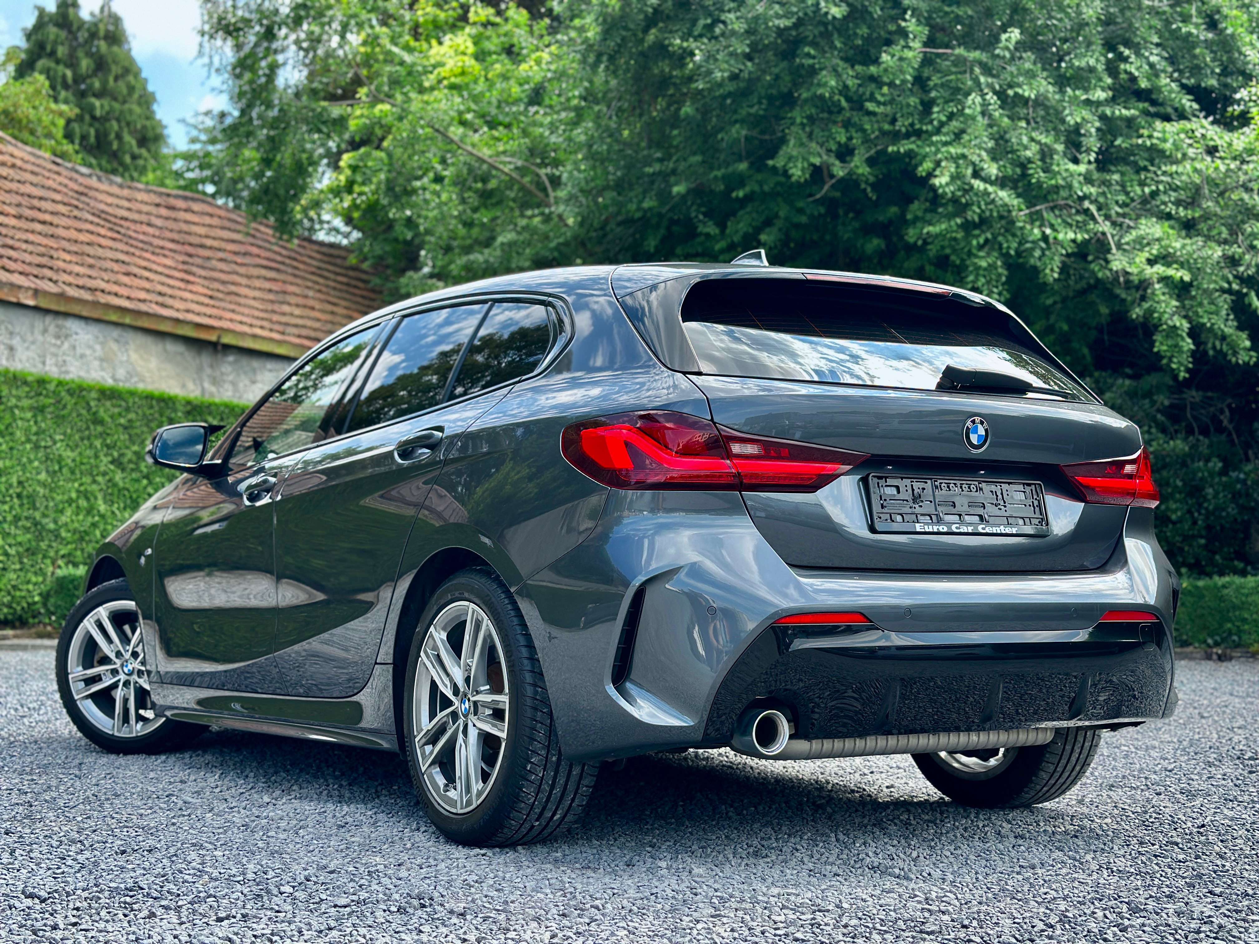 BMW 118 Hatchback 1.5i M-Pack Automaat / CARPLAY / SENSOREN V&A