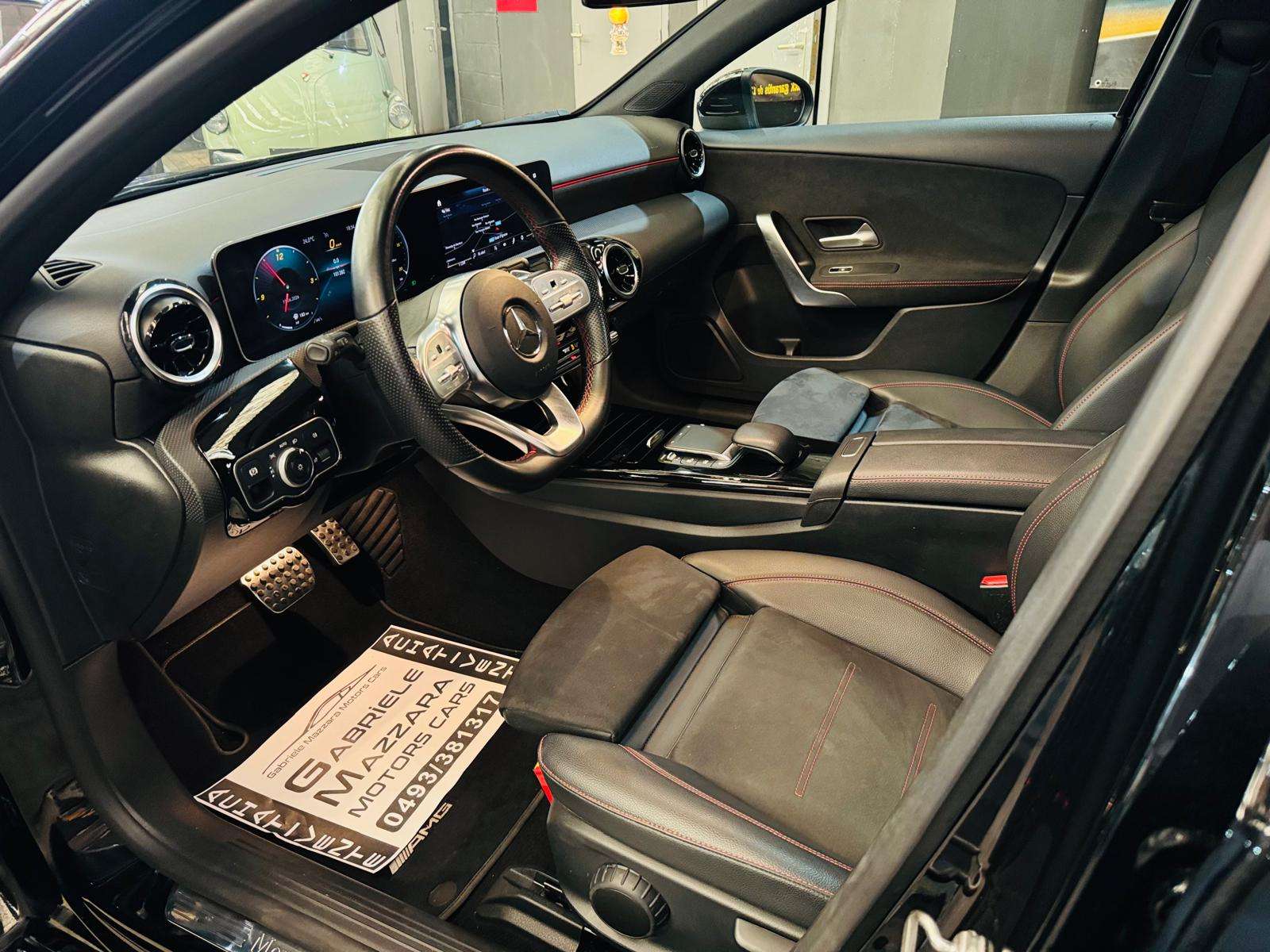 Mercedes-Benz A 180 A 180d AMG Toit Pano Cockpit LED Caméra PDC J.A
