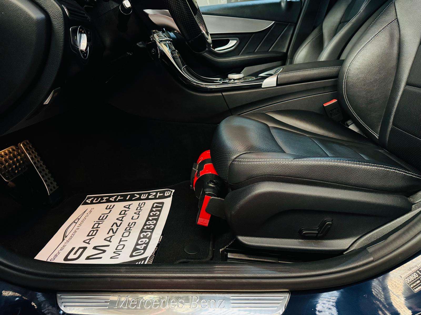 Mercedes-Benz C 200 C 200D Pack AMG Automatique LED Toit Pano GPS Cuir 18"