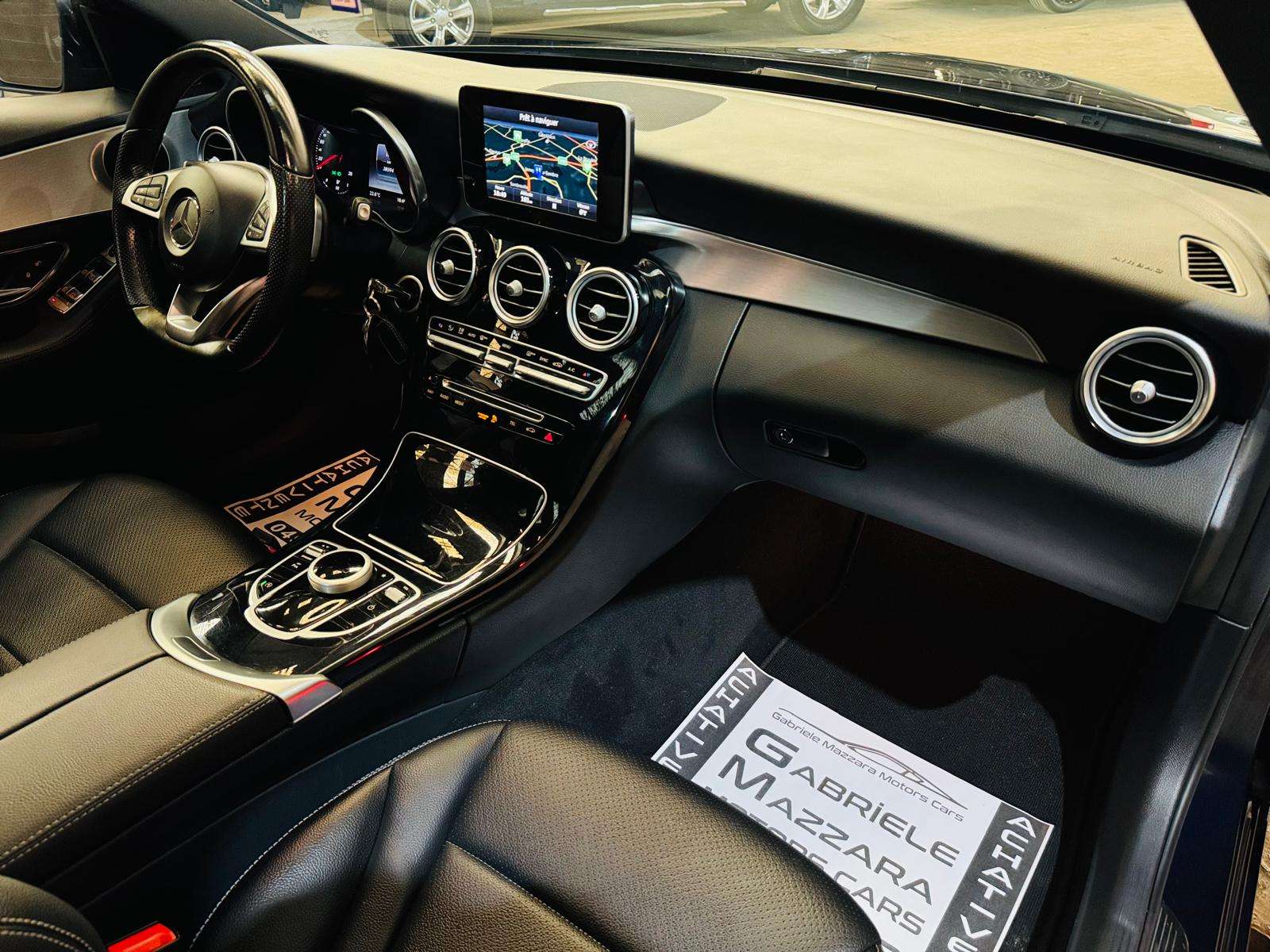 Mercedes-Benz C 200 C 200D Pack AMG Automatique LED Toit Pano GPS Cuir 18"