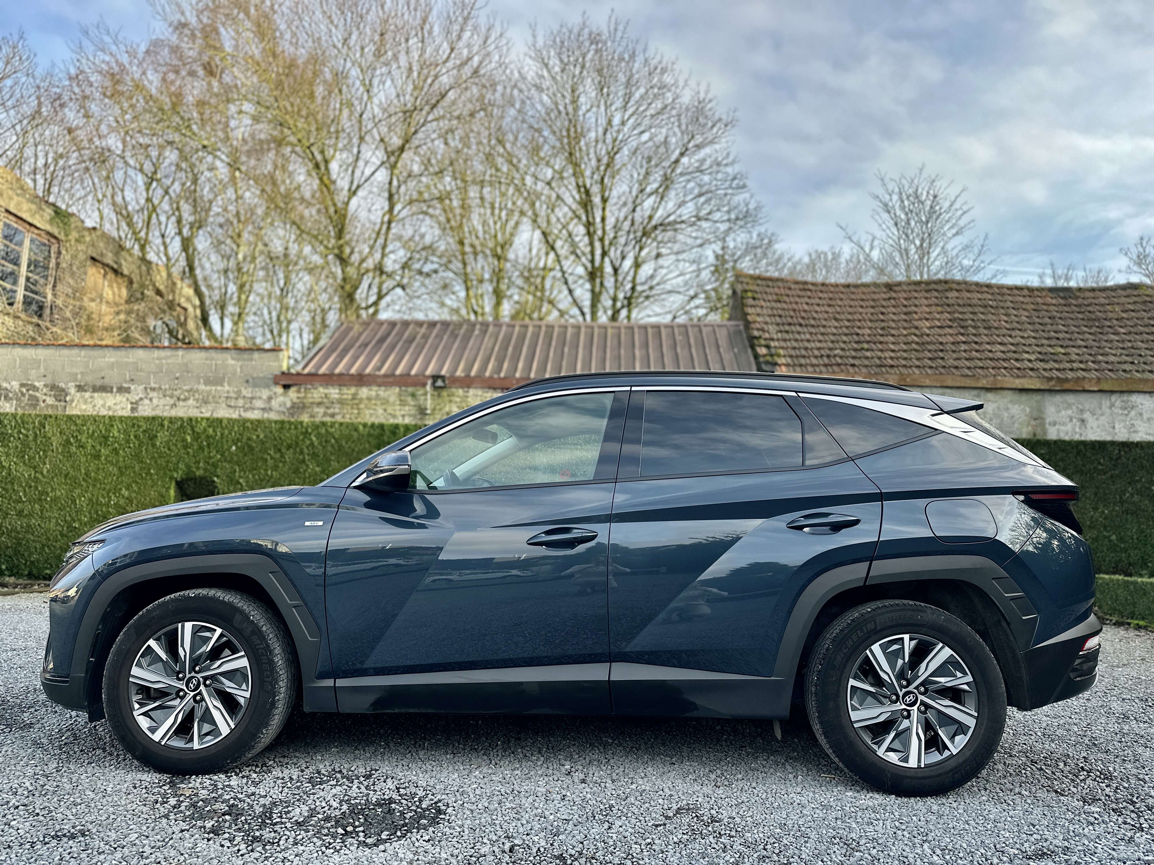 Hyundai TUCSON 1.6 T-GDi MHEV Shine DCT / FULL ASSIST / CARPLAY