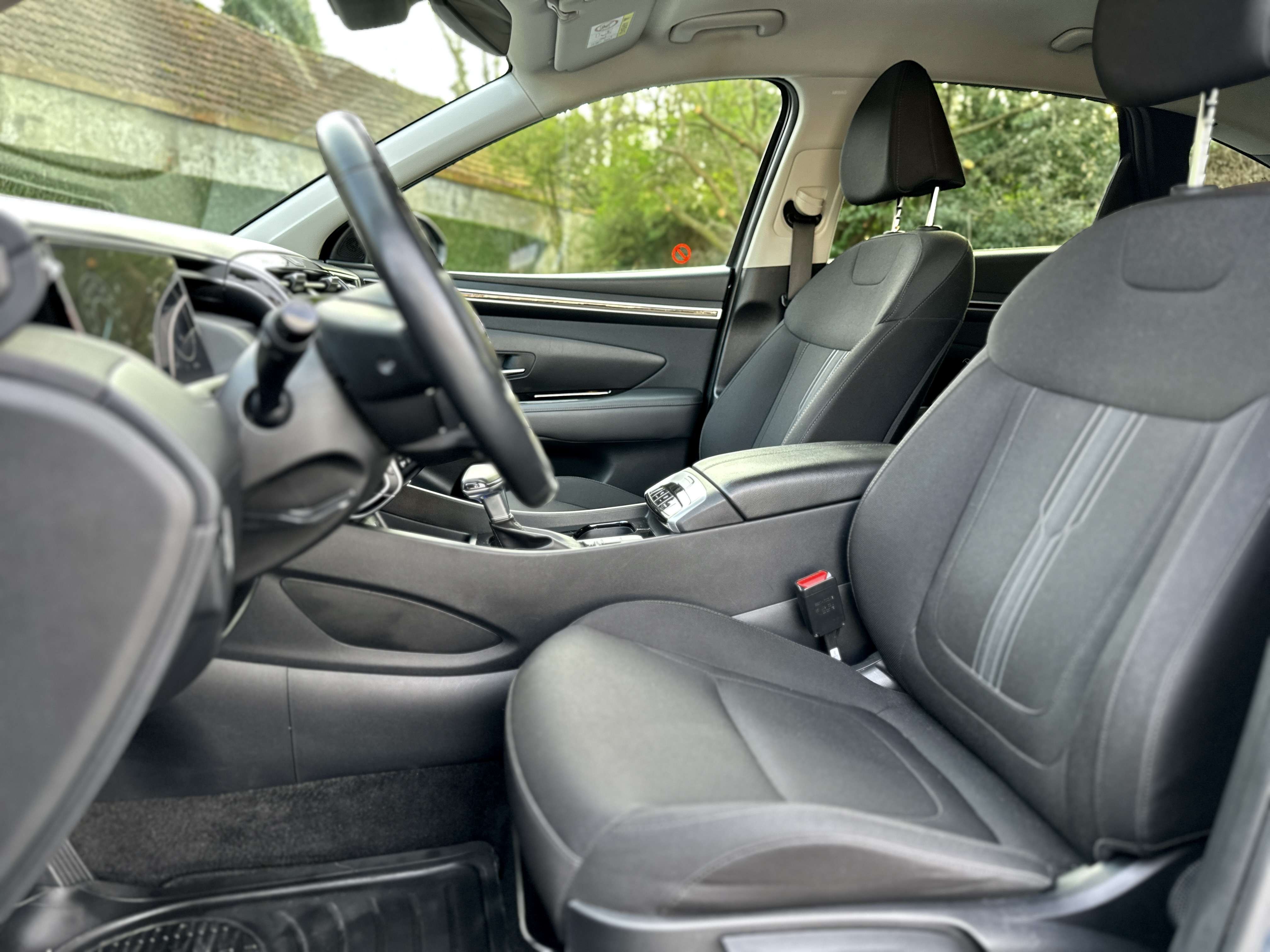 Hyundai TUCSON 1.6 T-GDi MHEV Shine DCT / FULL ASSIST / CARPLAY