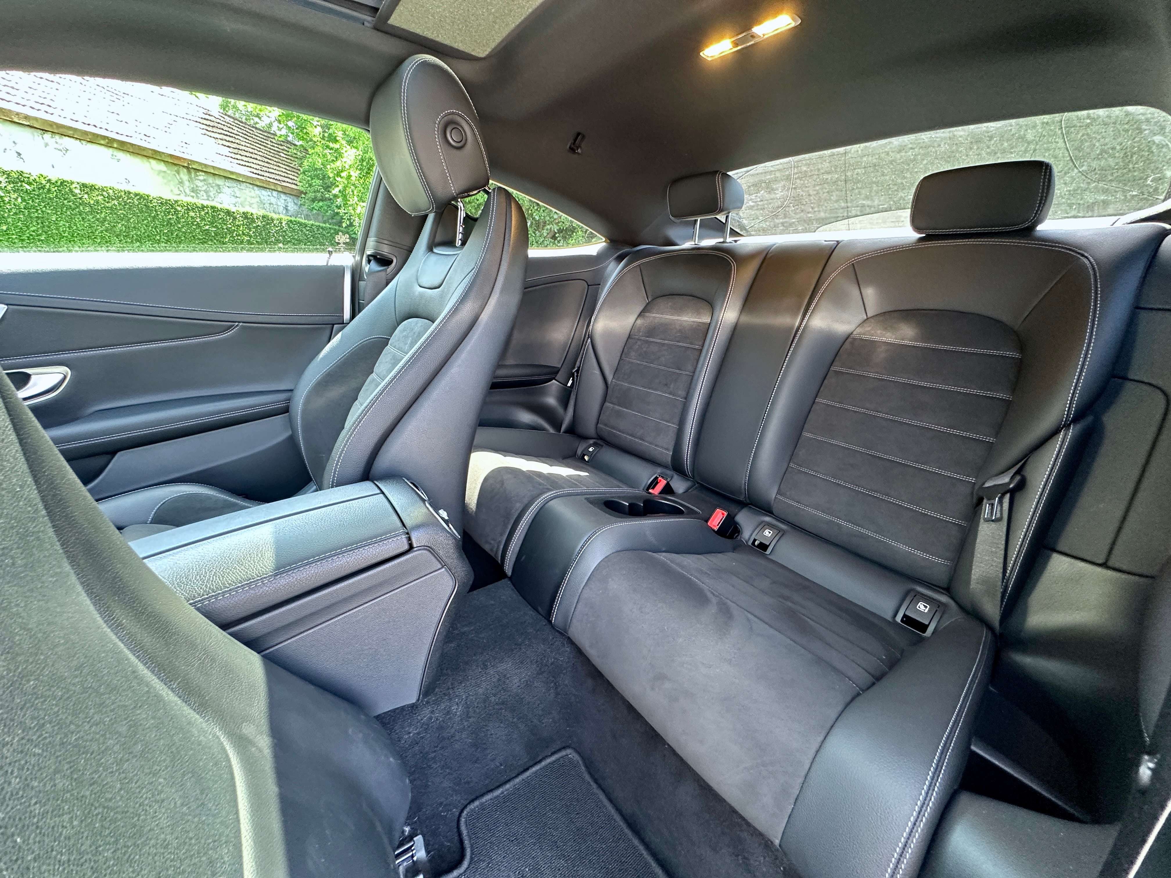 Mercedes-Benz C 200 Coupe AMG-Line Automaat / HUD / BURMESTER / PANO