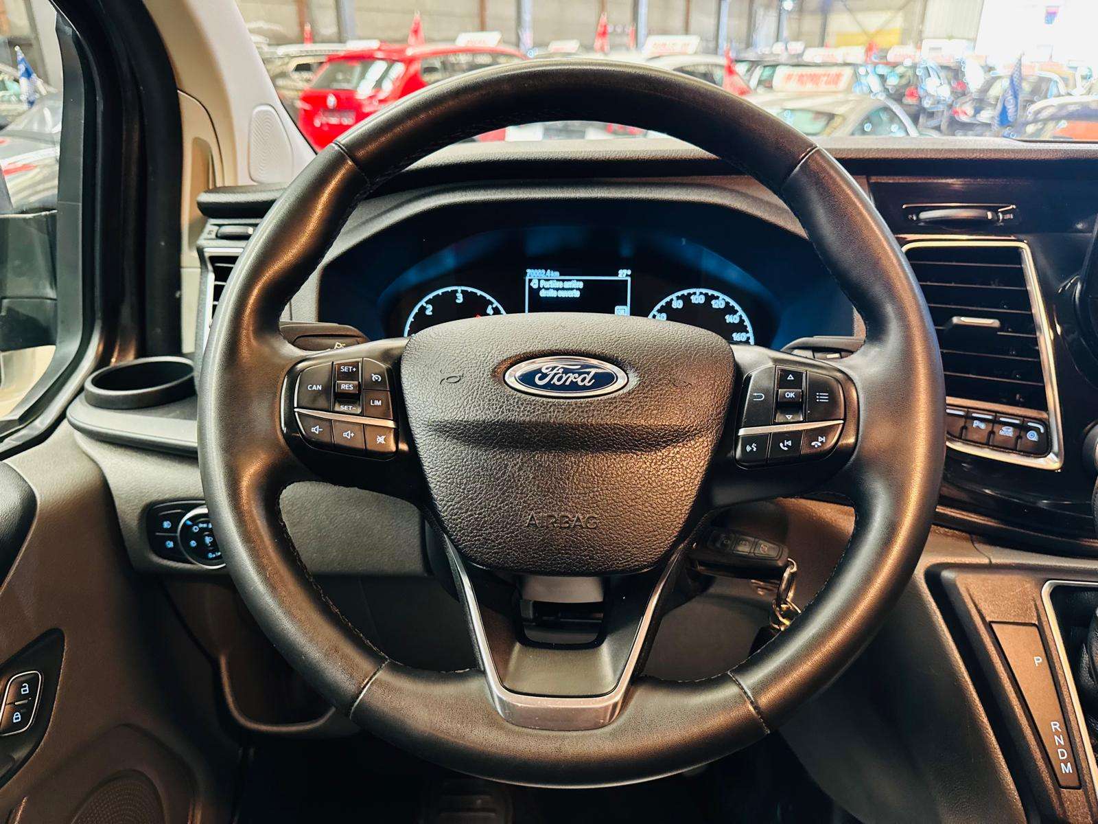 Ford Transit Custom 2.0 TDCi L2H1 Automatique Double portes CarPlay Caméra Attache remorque TVA/BTW 21% Incl