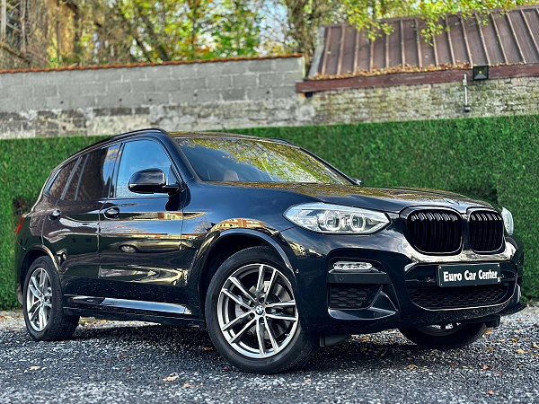BMW X3 2.0d xDrive M-Pack / CARPLAY / CAMERA