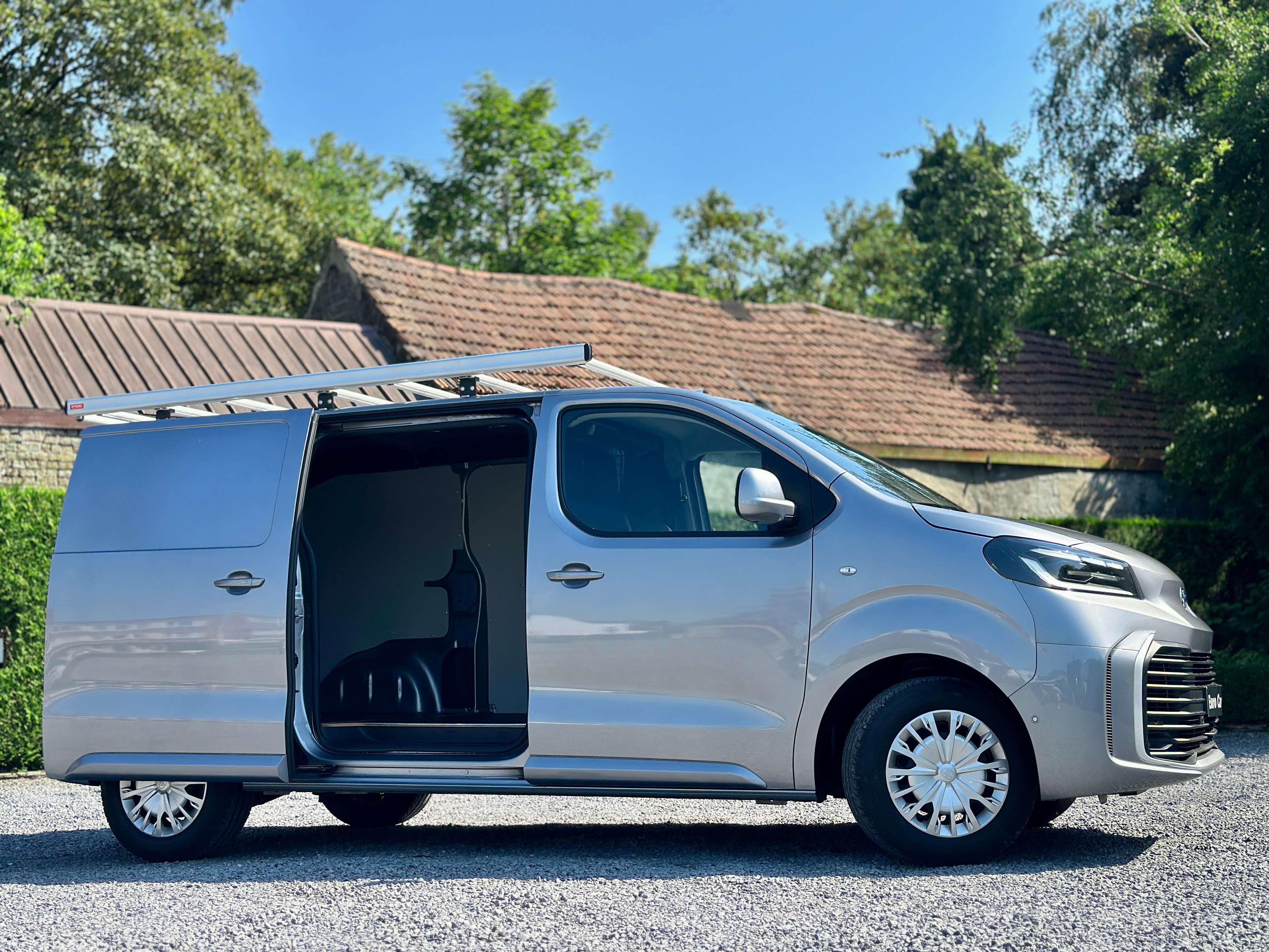 Toyota Proace 2.0d 3pl. / CARPLAY / ZETEL VERW. / DIGITAL COCKPIT /