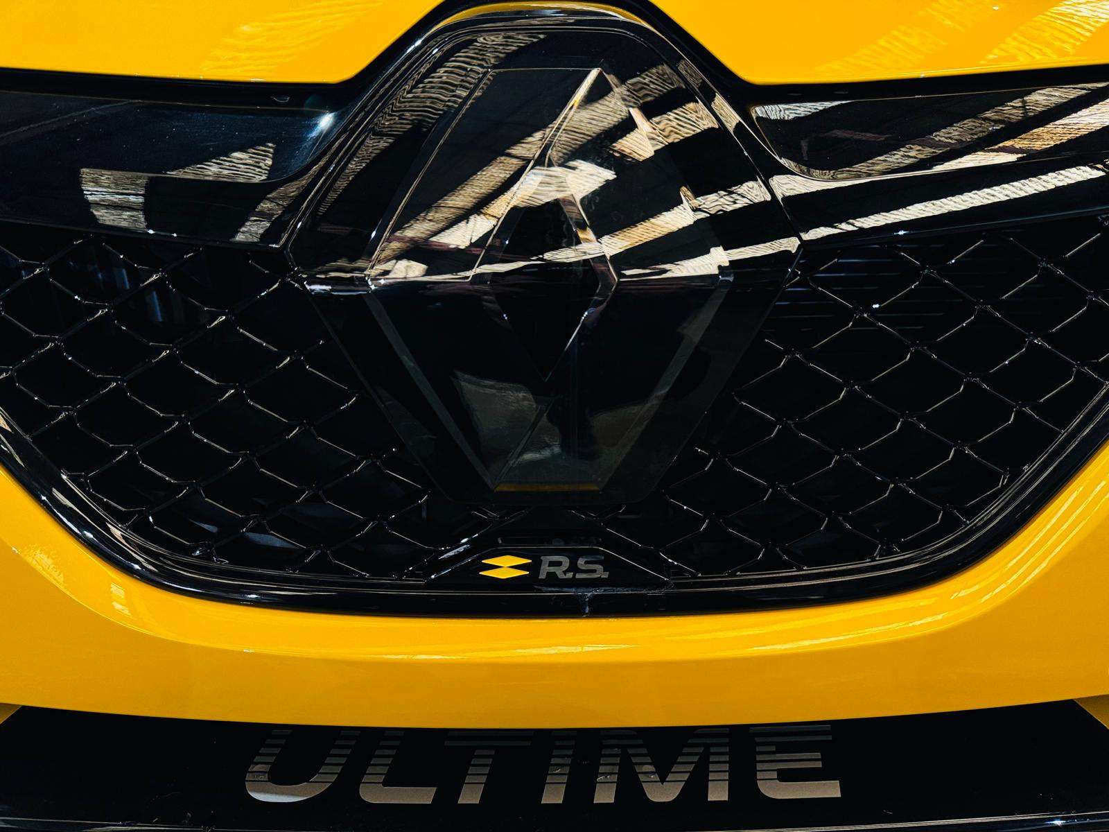 Renault Megane 1.8 TCe R.S. 300 Ultimate Recaro Carbon BOSE
