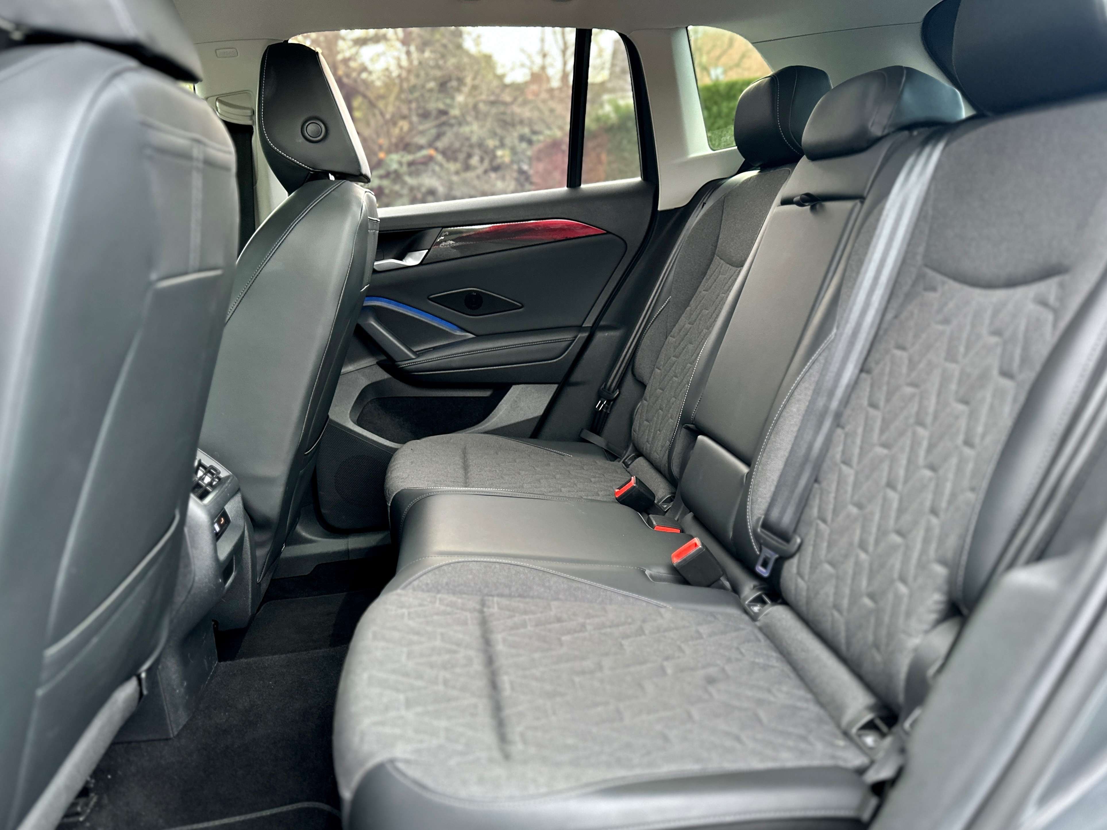 Volkswagen Tiguan 1.5 eTSi MHEV DSG / IQ Drive / 360 / DIG. COCKPIT.