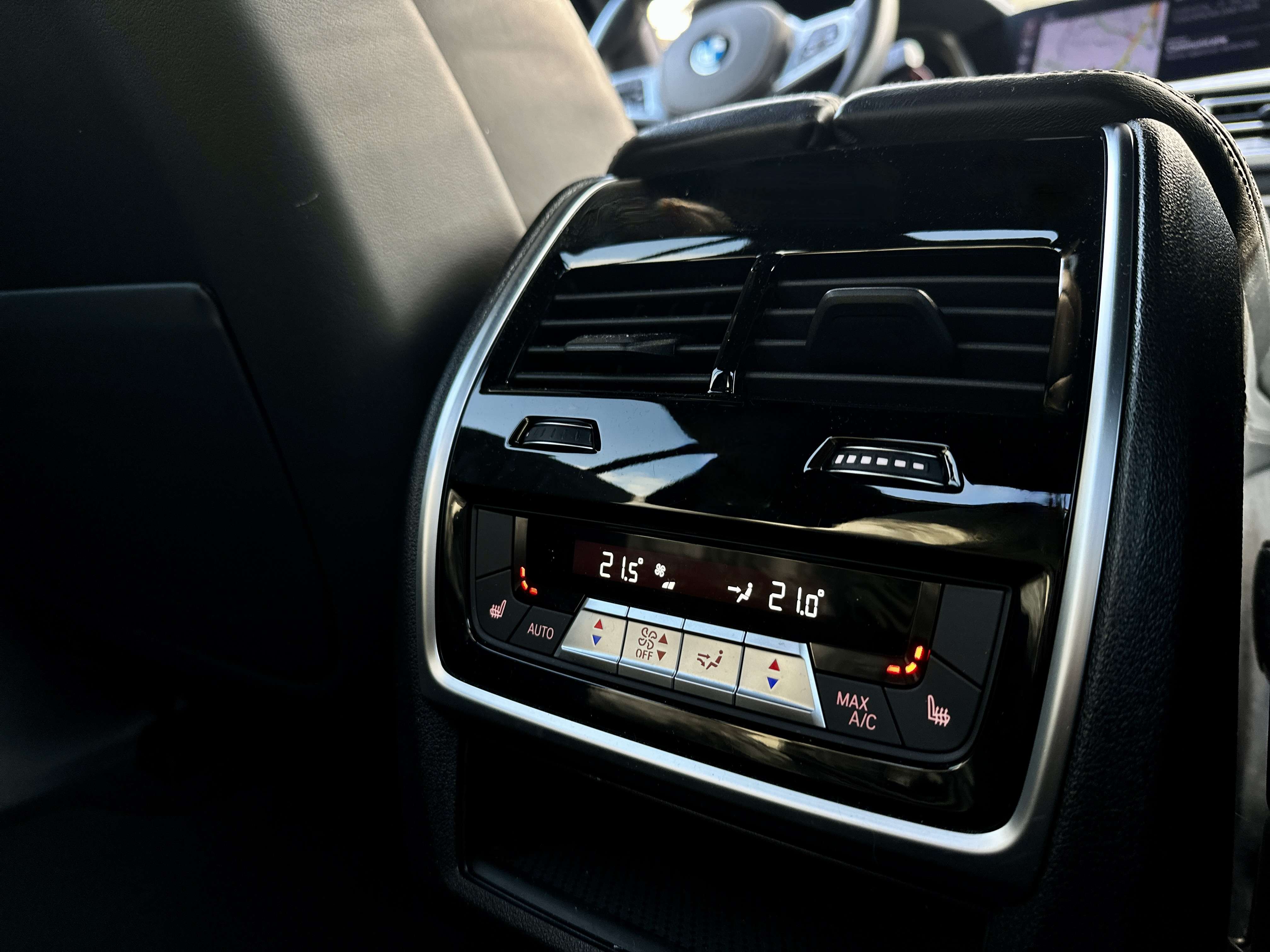 BMW X7 3.0 dAS xDrive30 M-PACK / 7pl / 360 / HUD / CARPL.