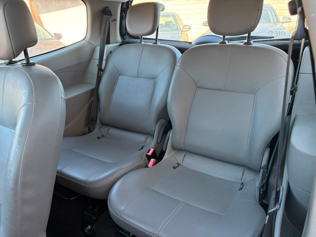 Renault Twingo 1.2L ESSENCE 75 CH- ENTIÈREMENT RÉVISÉE ET GARANTIE PENDANT 12 MOIS EUROPE