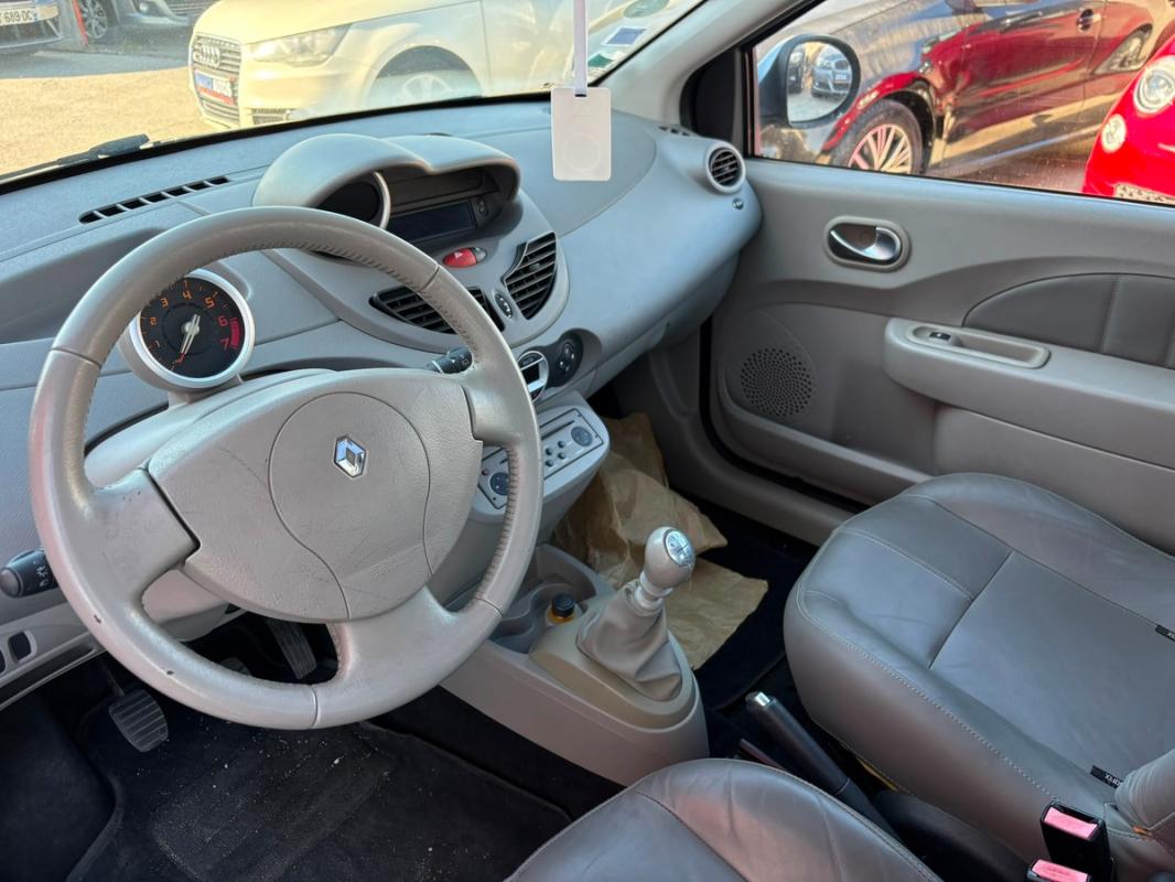 Renault Twingo 1.2L ESSENCE 75 CH- ENTIÈREMENT RÉVISÉE ET GARANTIE PENDANT 12 MOIS EUROPE