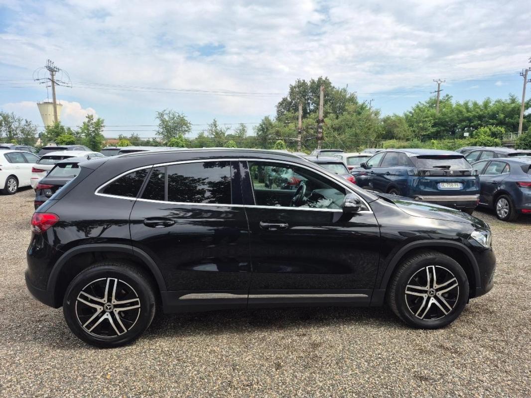 Mercedes-Benz Gla 2.0 200 D 150 BUSINESS LINE 8G-DCT BVA